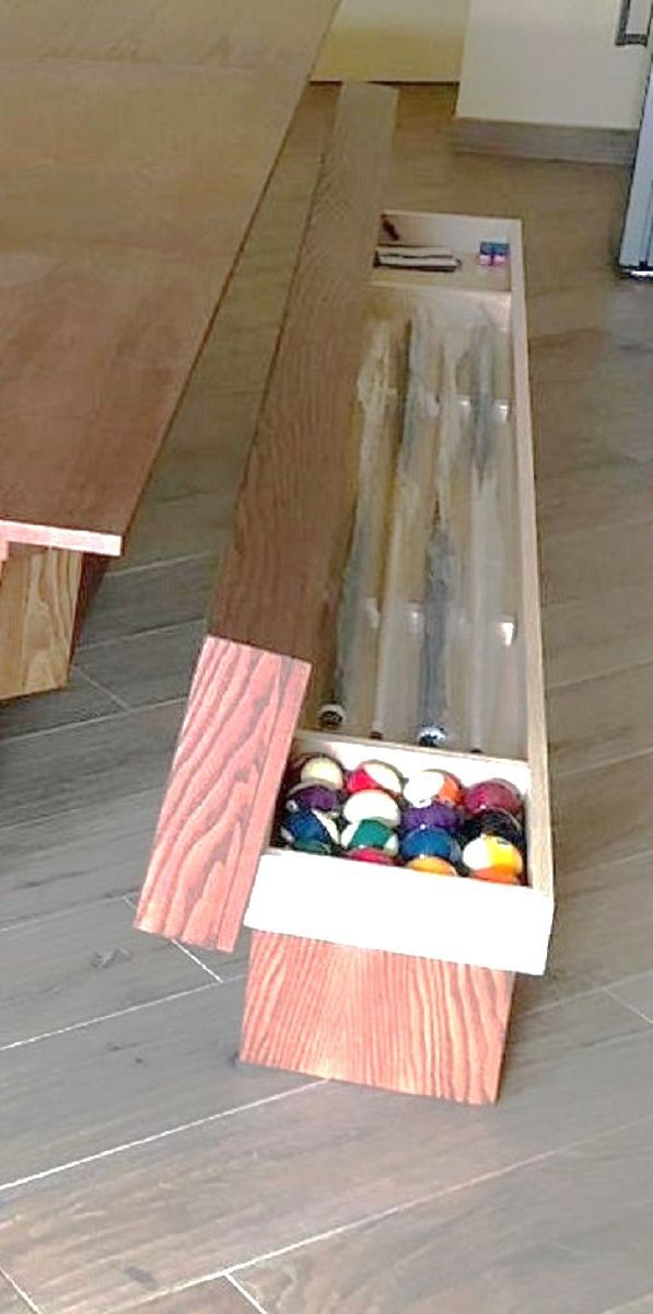 Panca contenitore per accessori biliardo. Biliardi Vi.Ga a Siena.