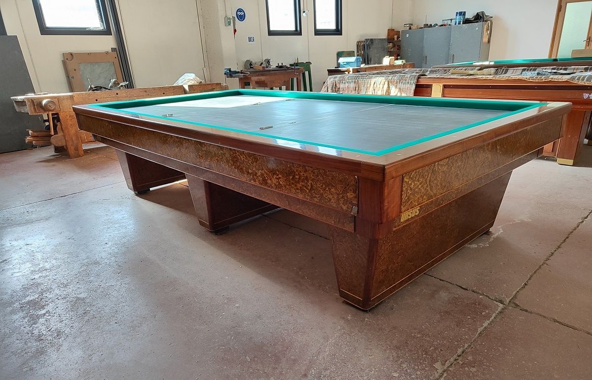 Biliardo internazionale URSUS regolamentare, 2,84z1,27 termico, con gomme nuove e con diamante zero incassato.