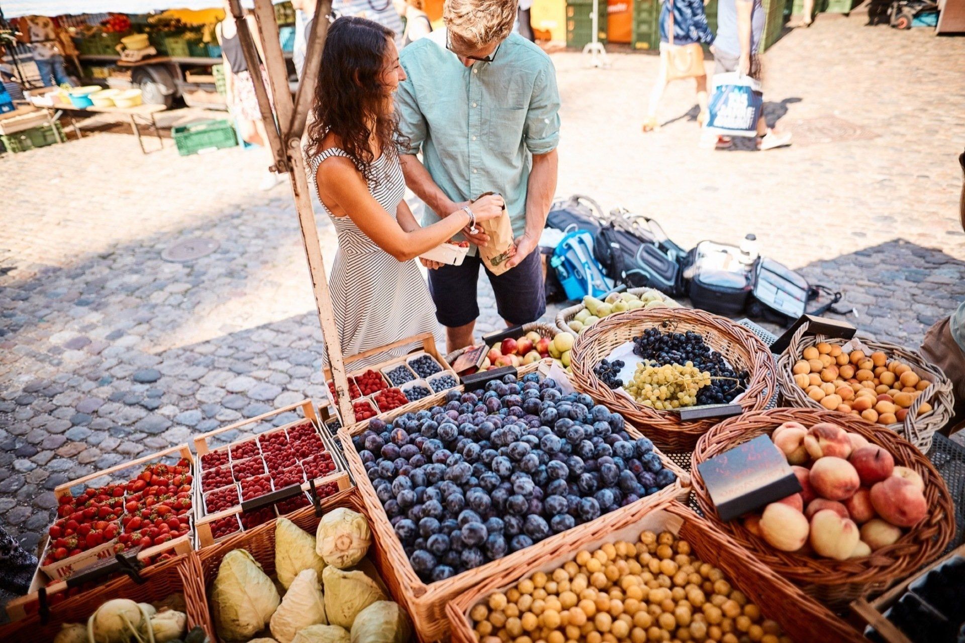 couple at farmers market