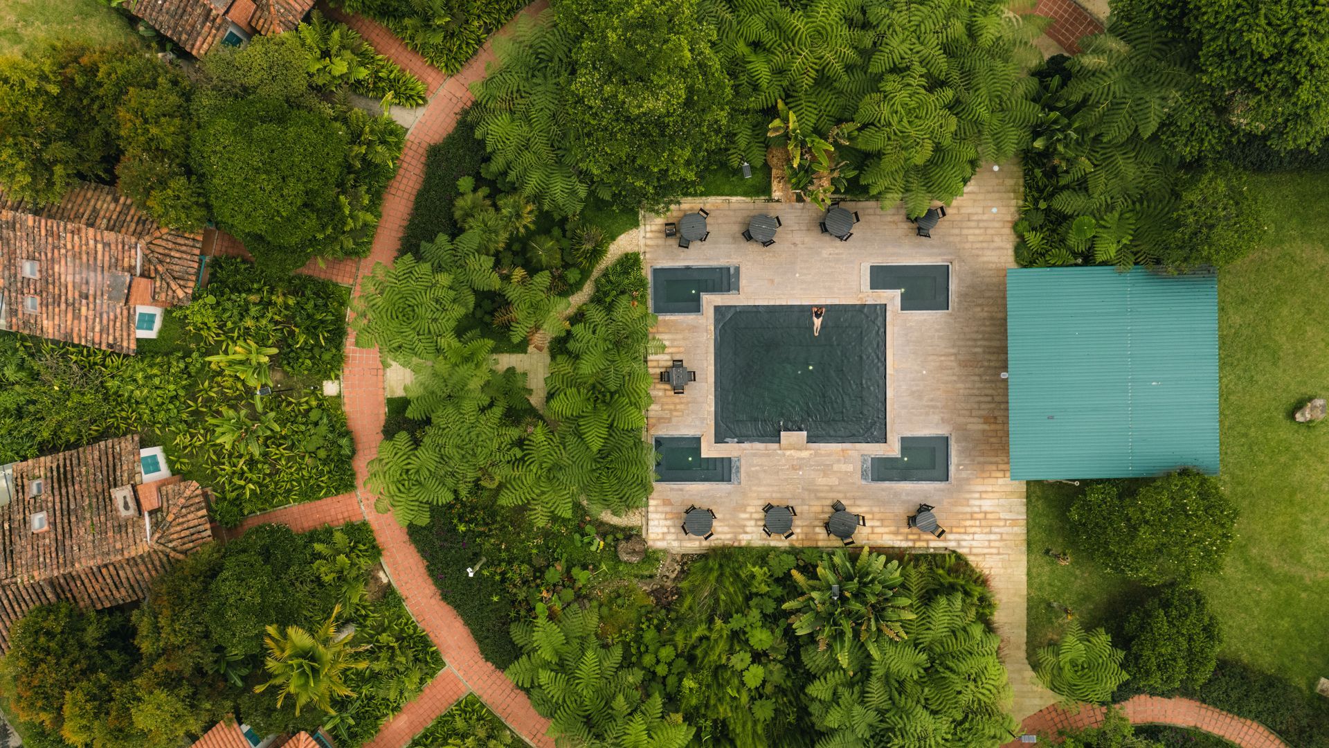 charco y vista termales el otoño manizales