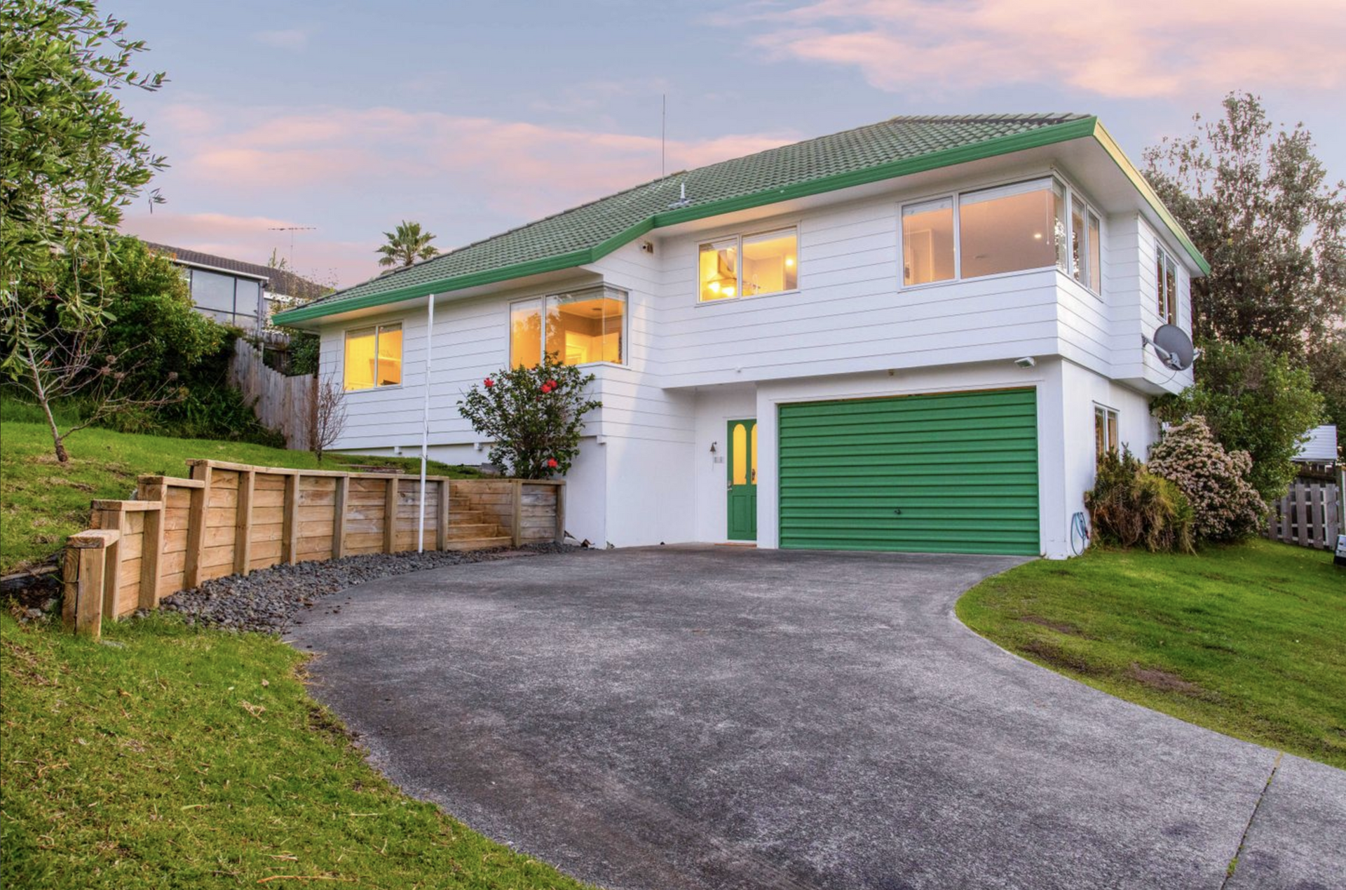 Before - Stanmore Bay
- Real Estate Reimagined -