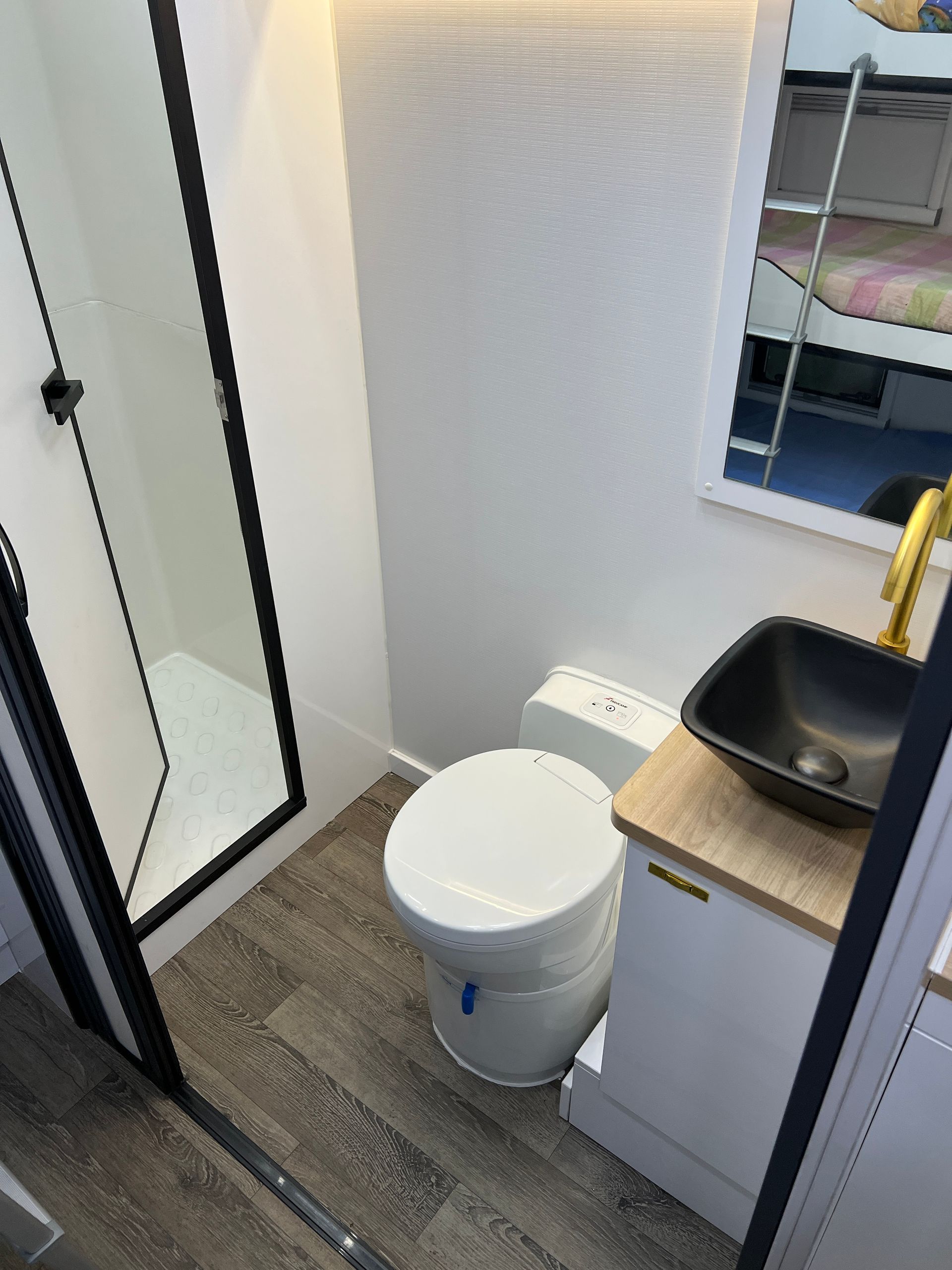 Oz Star Emu toilet and sink