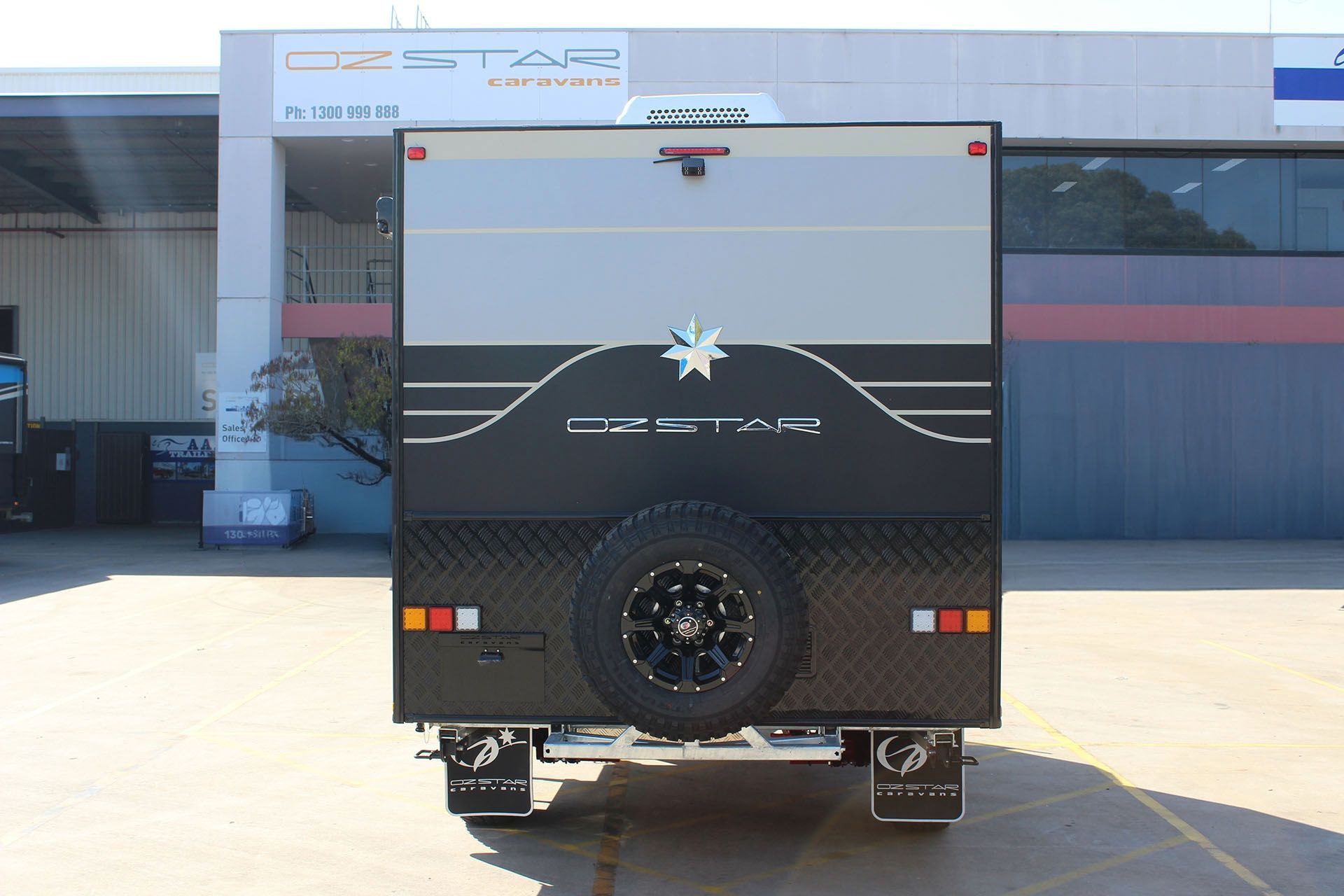 Oz Star Dingo front view