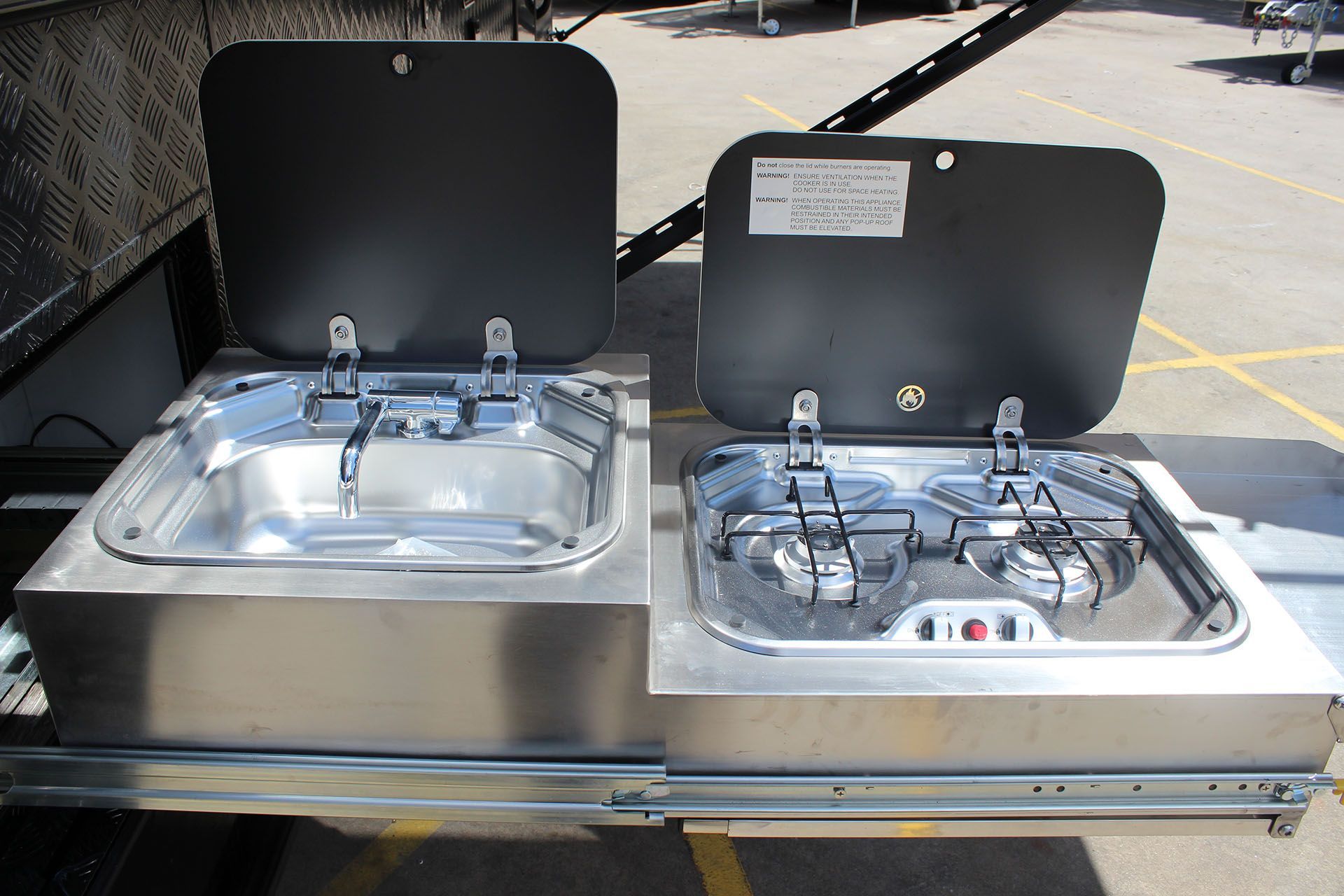 Oz Star Kookaburra pull out sink and burner