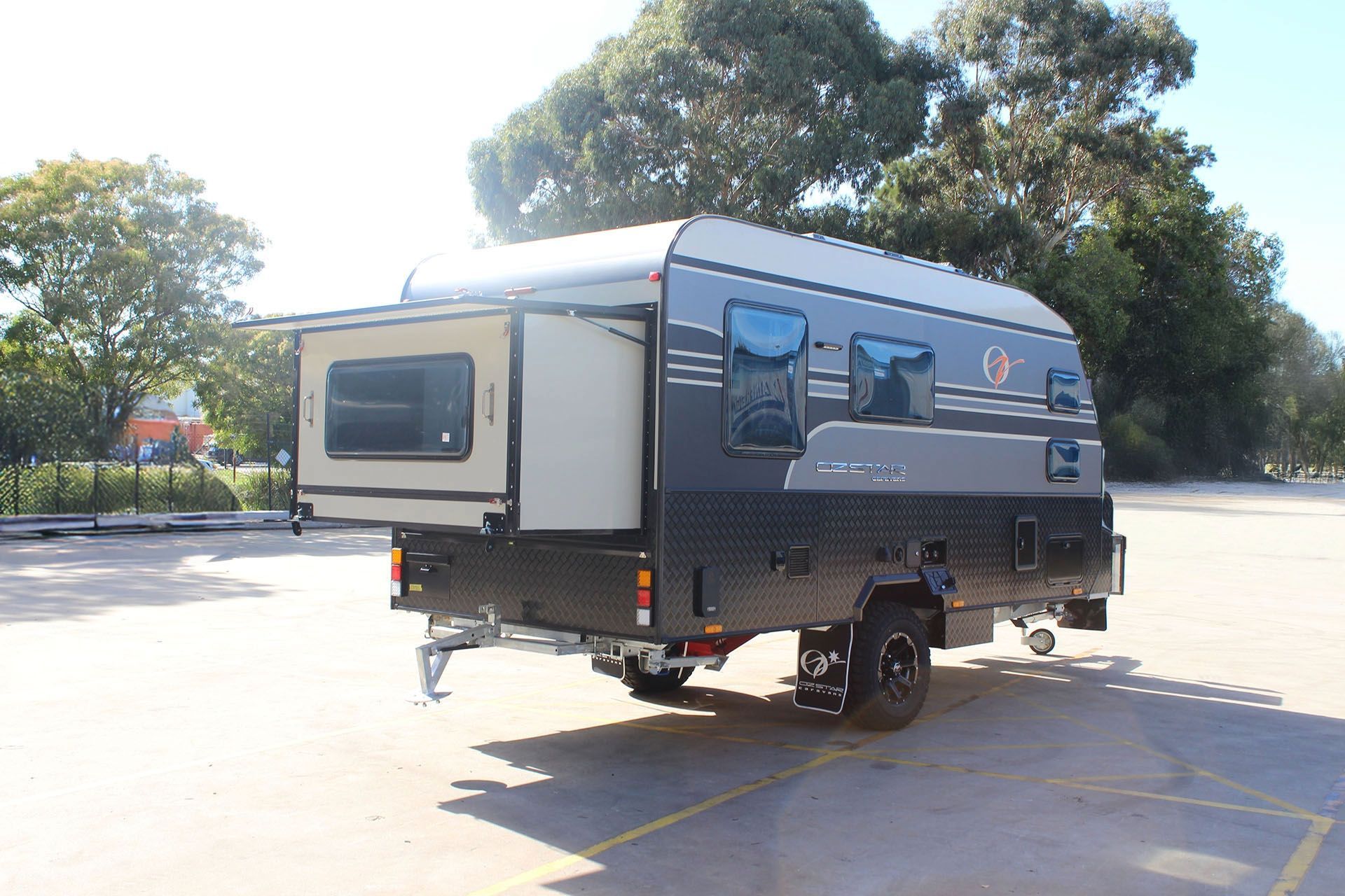 Oz Star Kangaroo Series exterior view