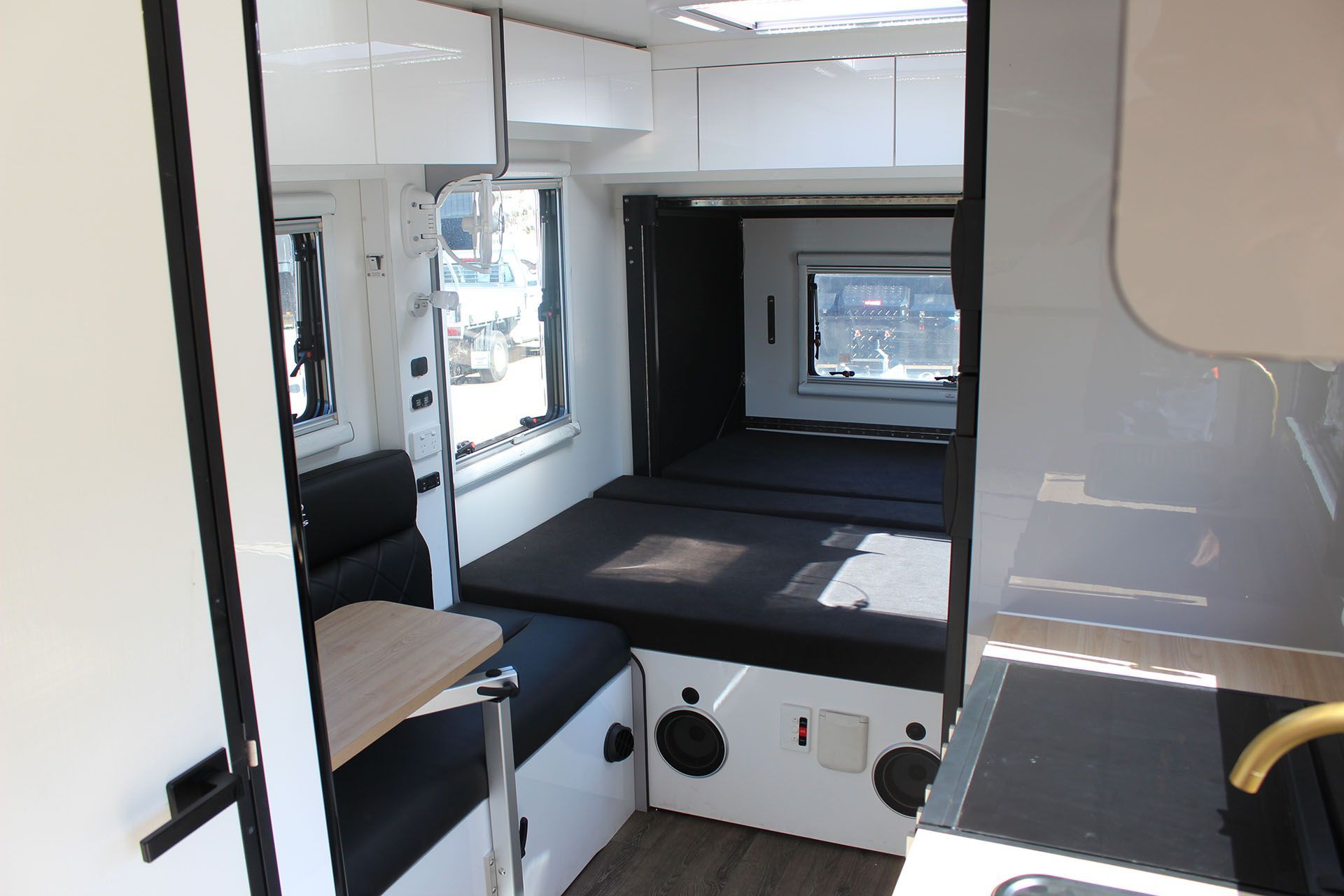 Oz Star Kangaroo Series interior