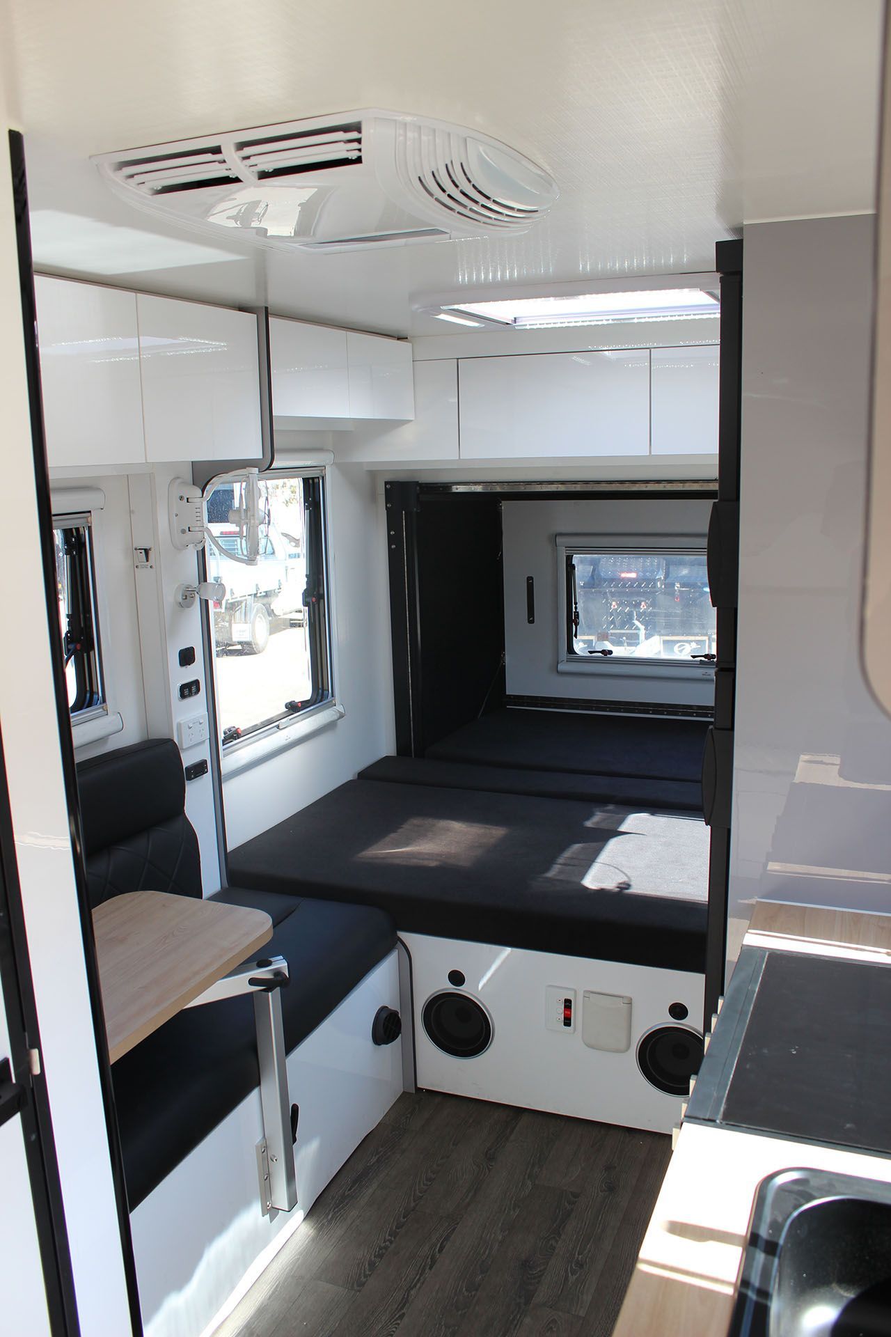 Oz Star Kangaroo Series amenities