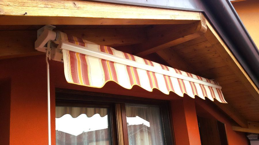 tenda da sole a righe