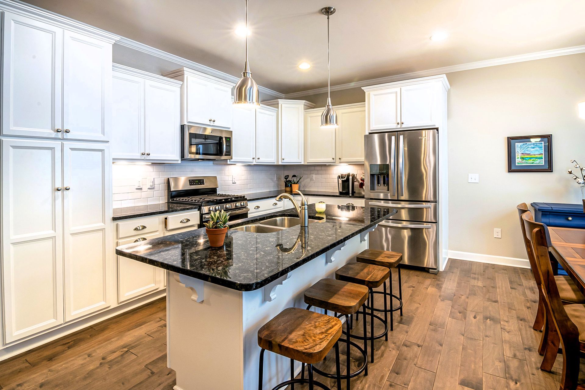 Black and white kitchen counter