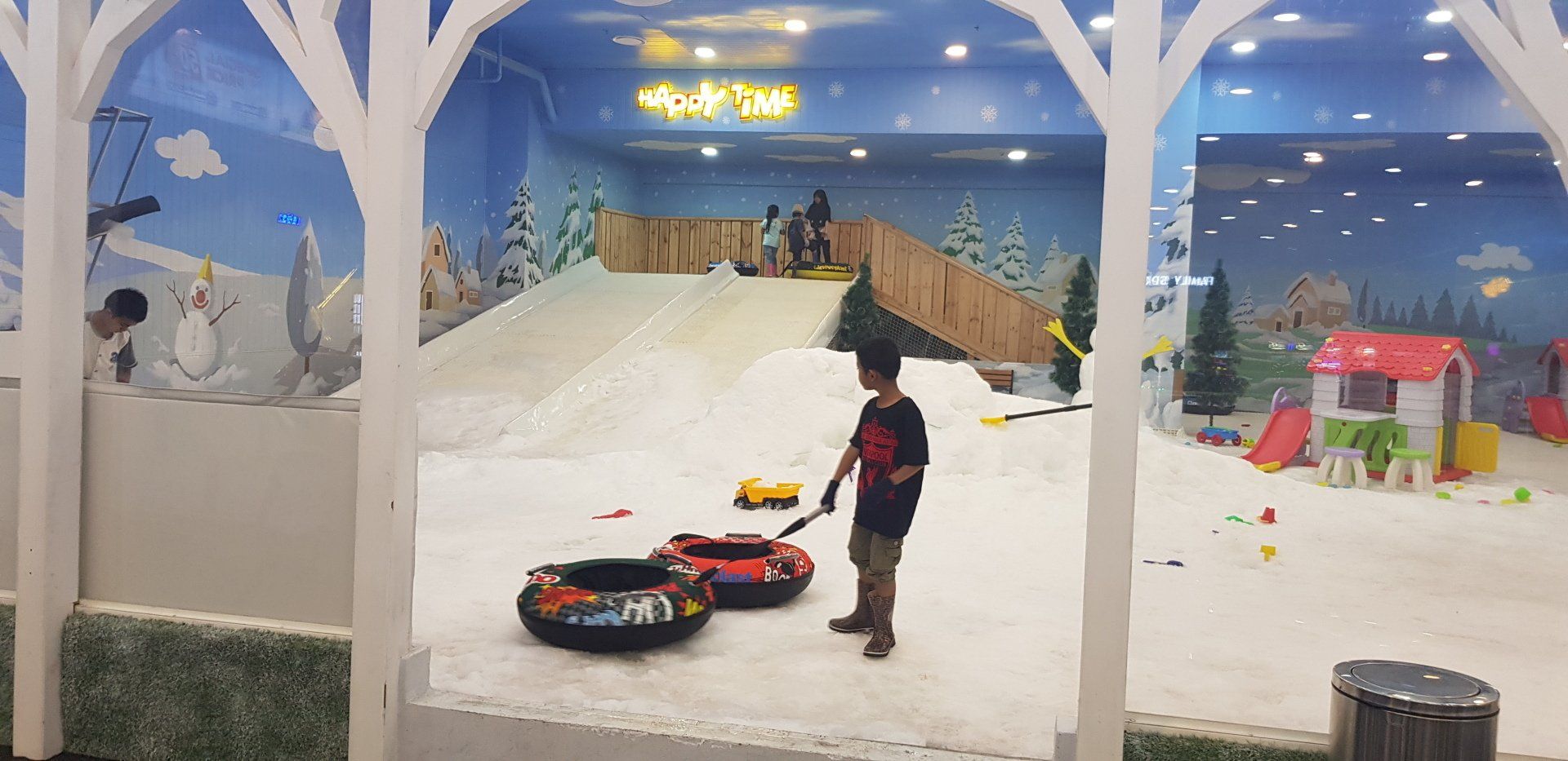 Reifenrutschen Schneeland