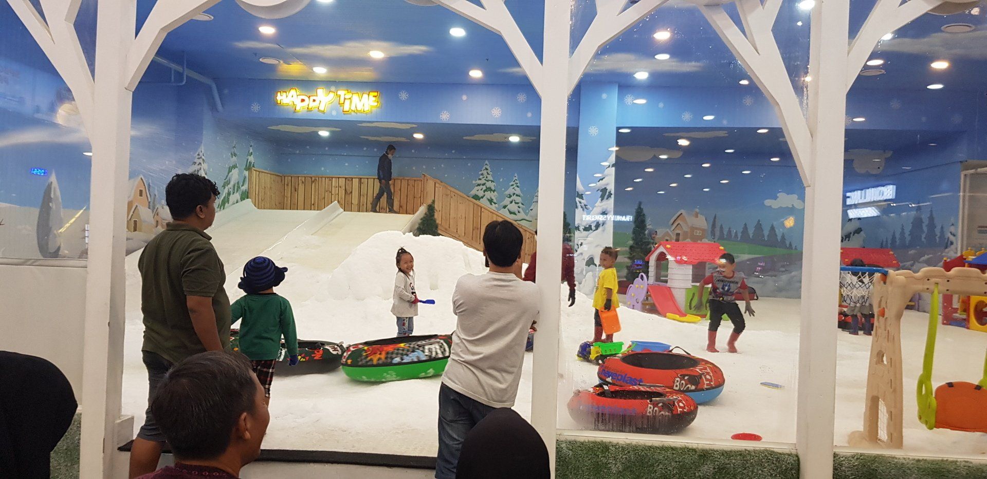 Reifenrutschen Schneeland