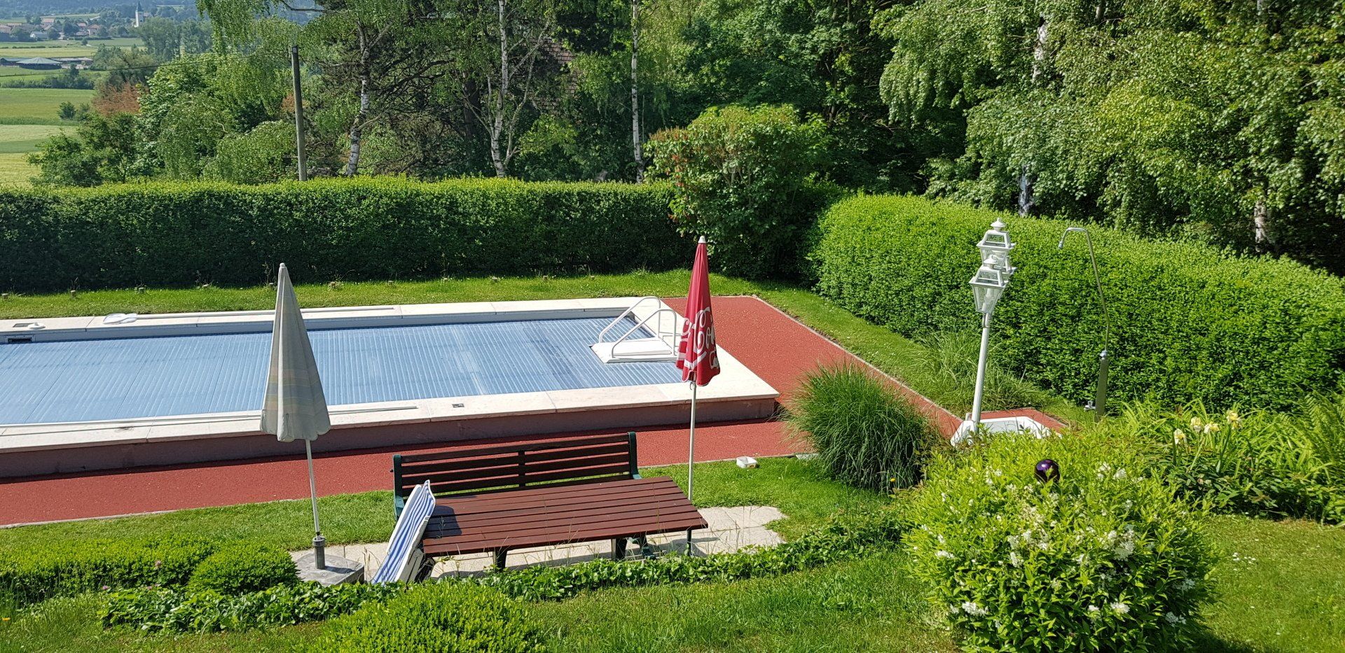 Pool im Garten