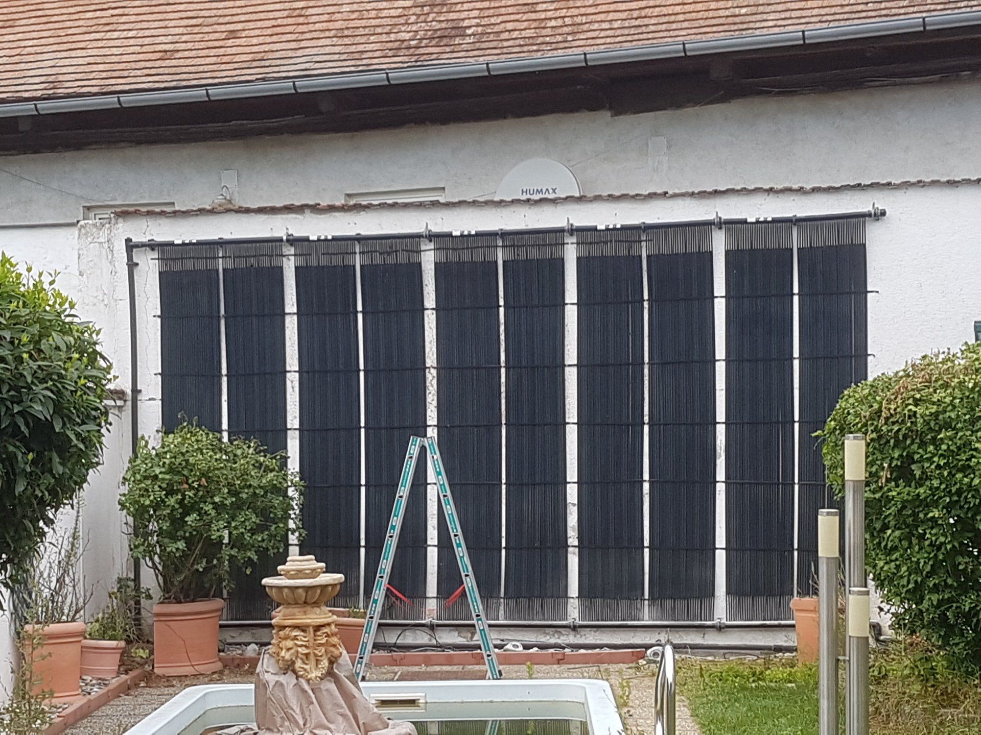 Solarpanele auf Wand