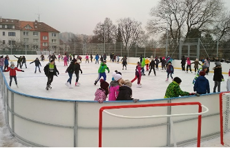 eislaufen am Eislaufplatz