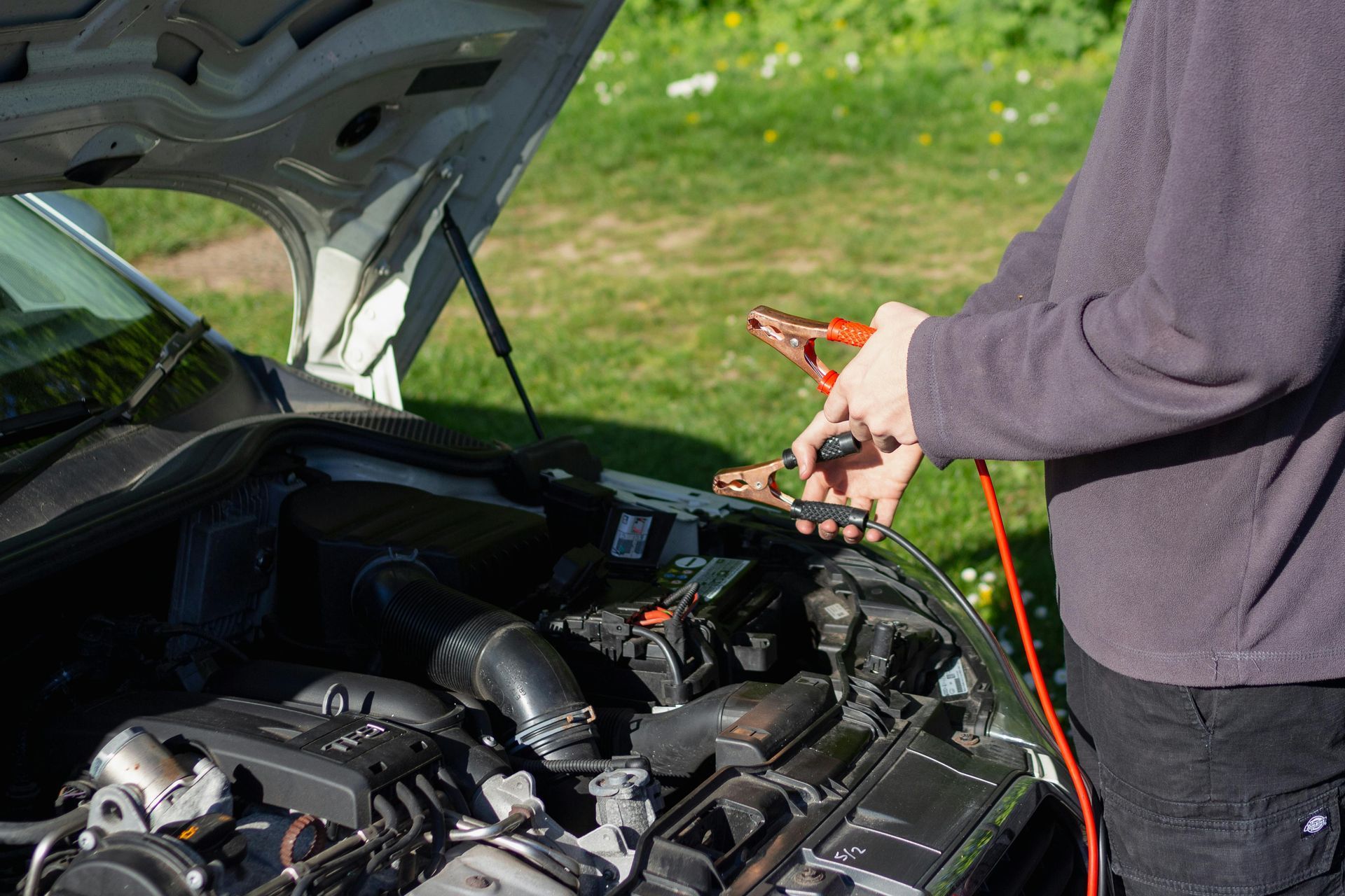 Car Battery Image | Ron's Auto Repair Center