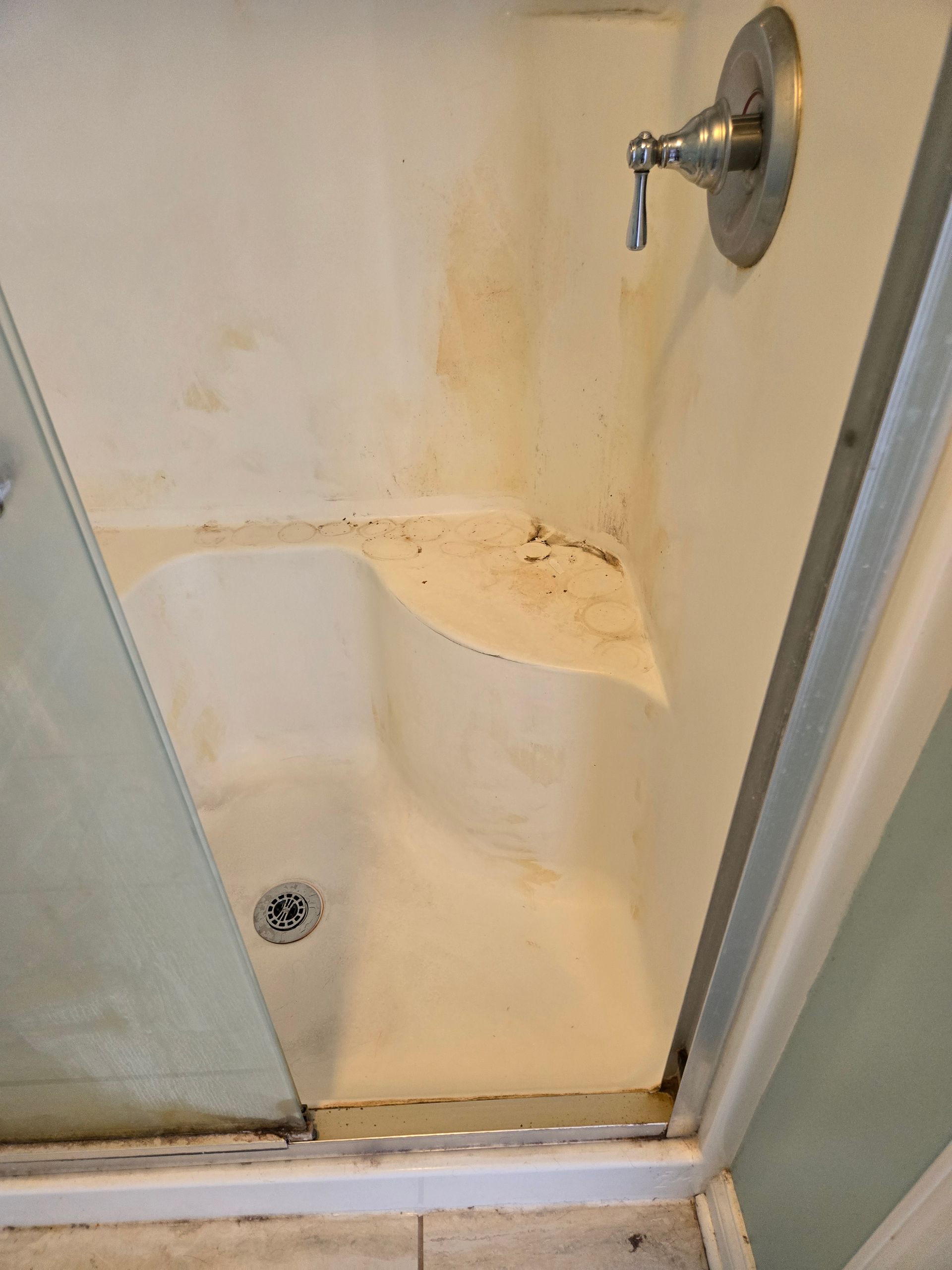 bathtub before professional cleaning