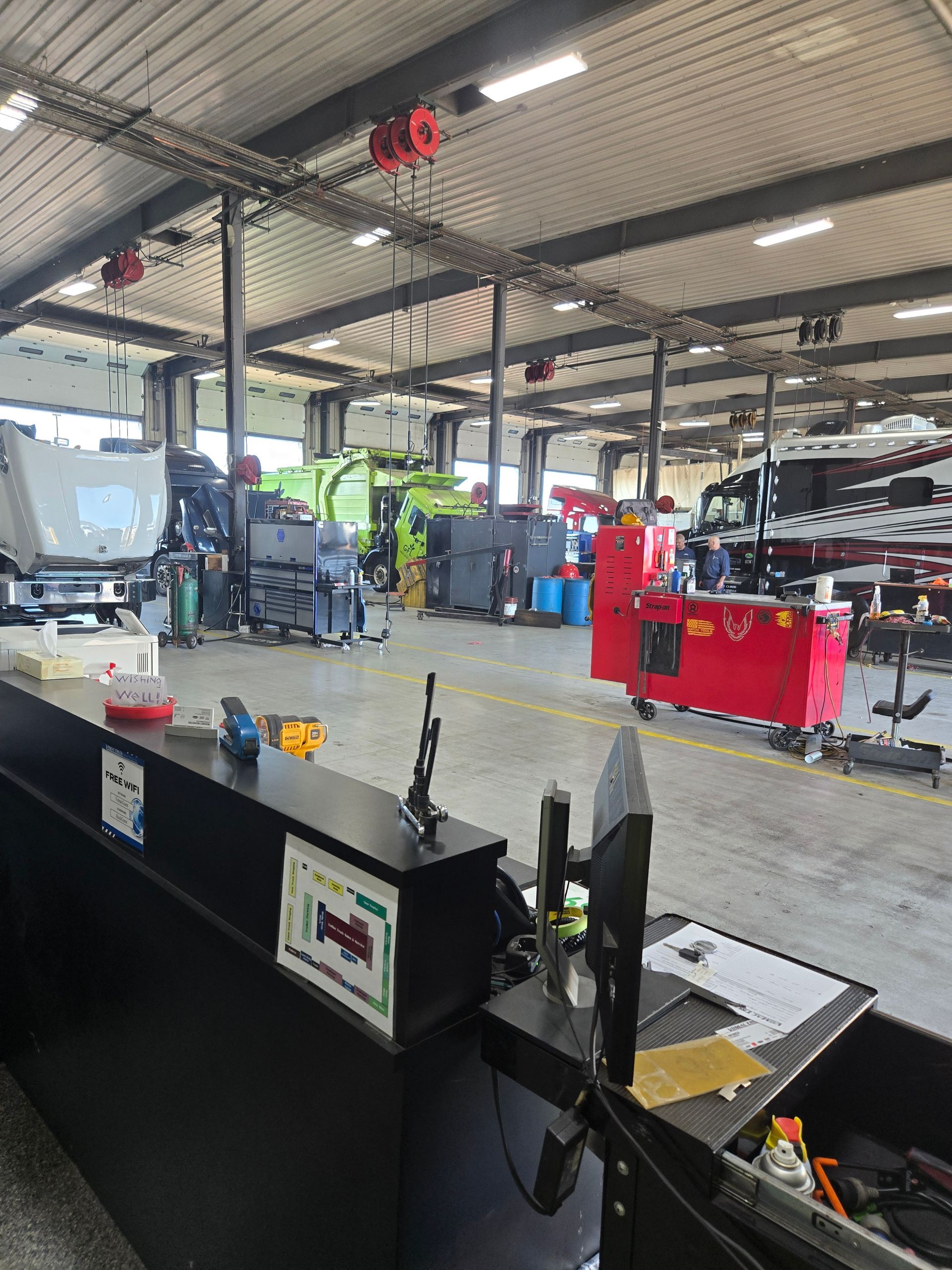 auto mechanic shop cleaning service