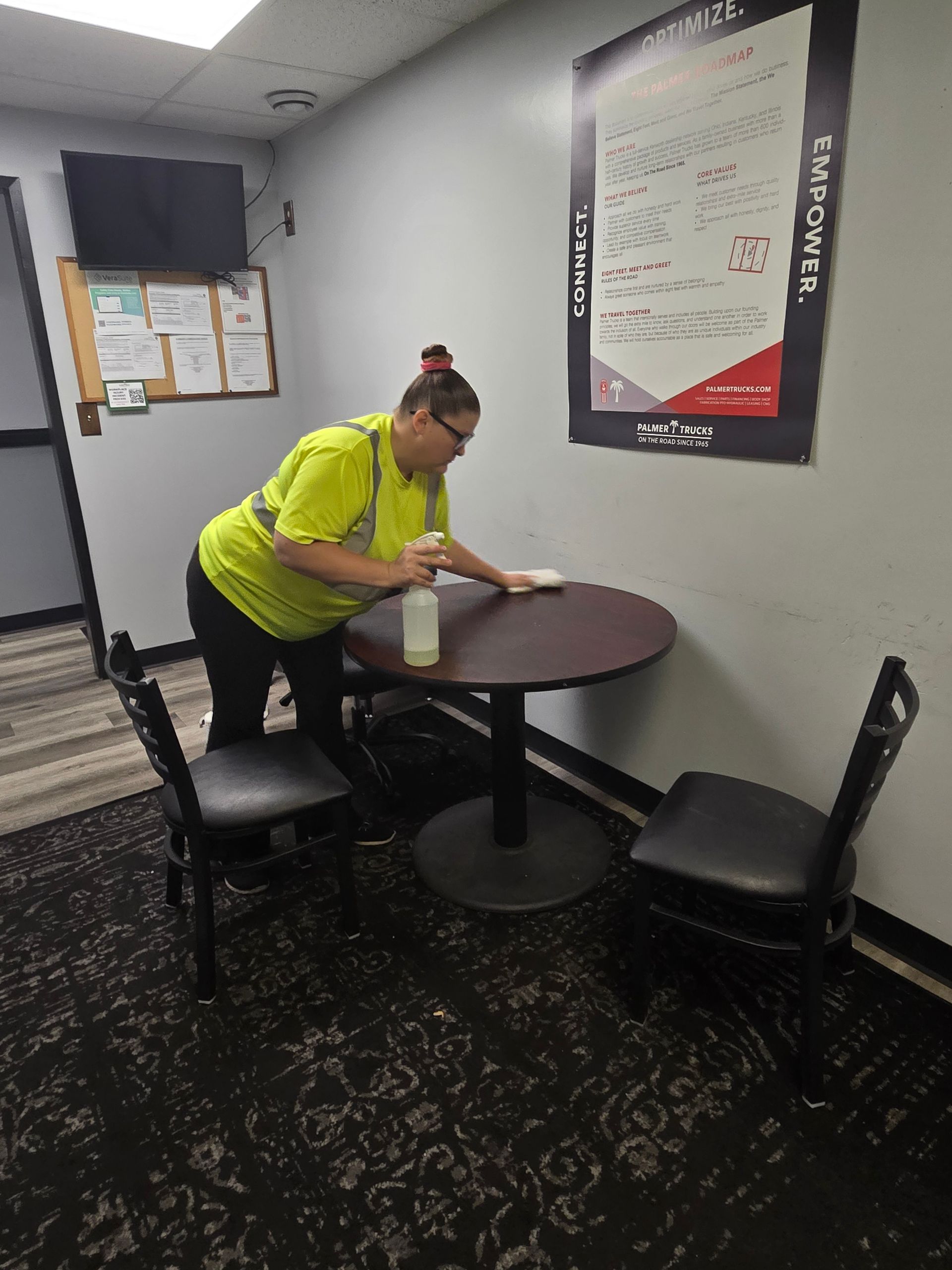 janitor polishing table