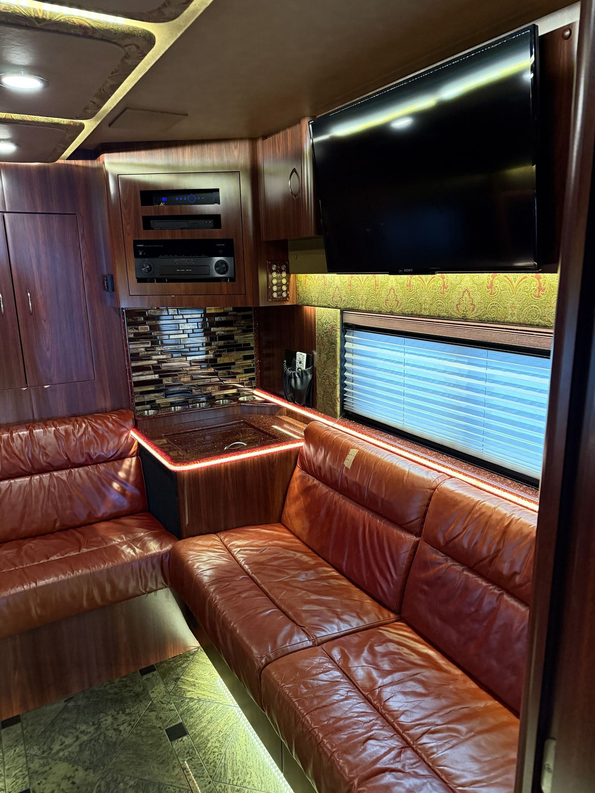 Coach 15 | Luxury Entertainer Coach for VIP Travel