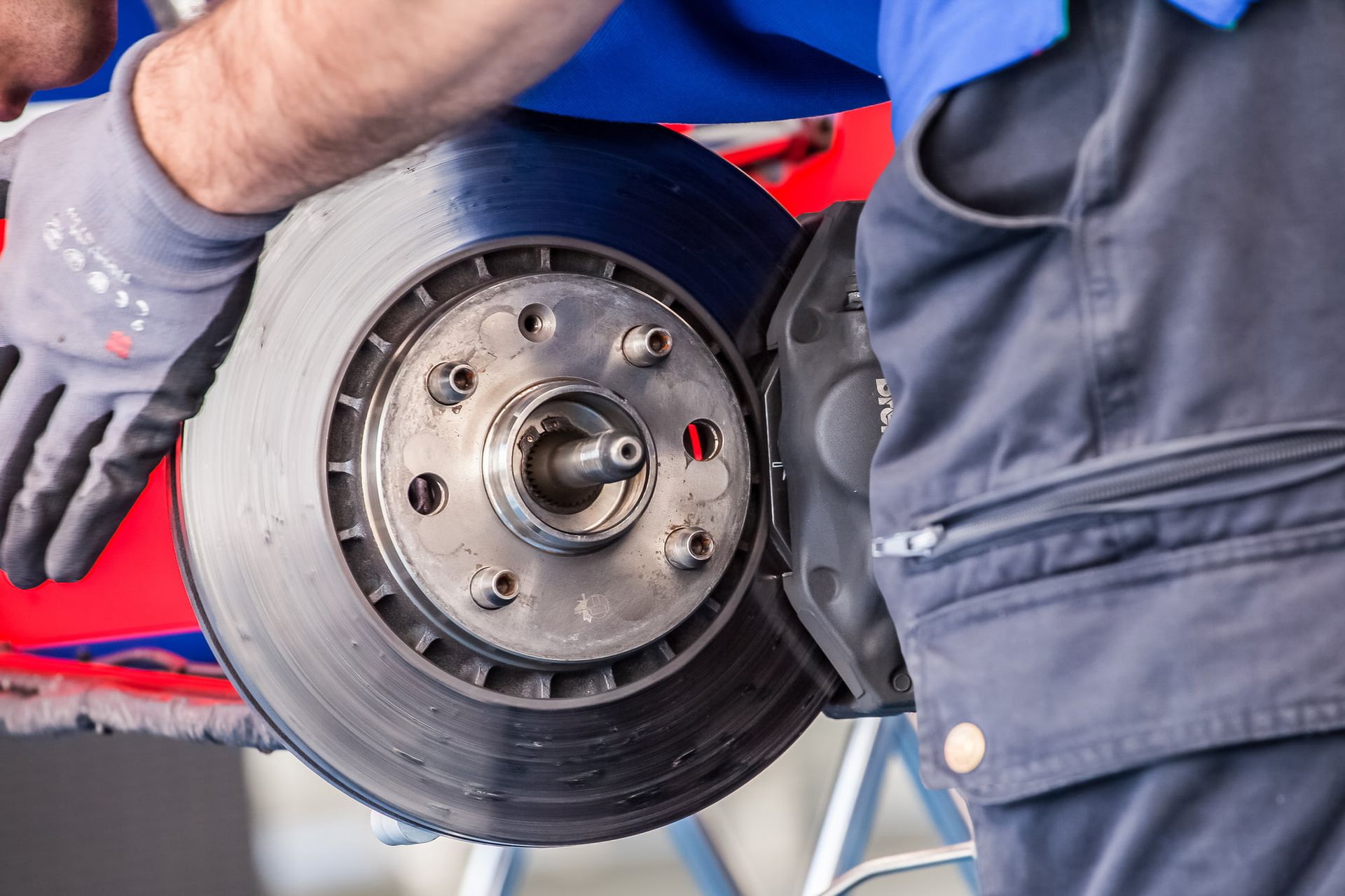 7 Signs Your Car Brakes May Be Failing