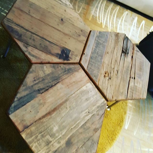 Tavolino in legno riciclato