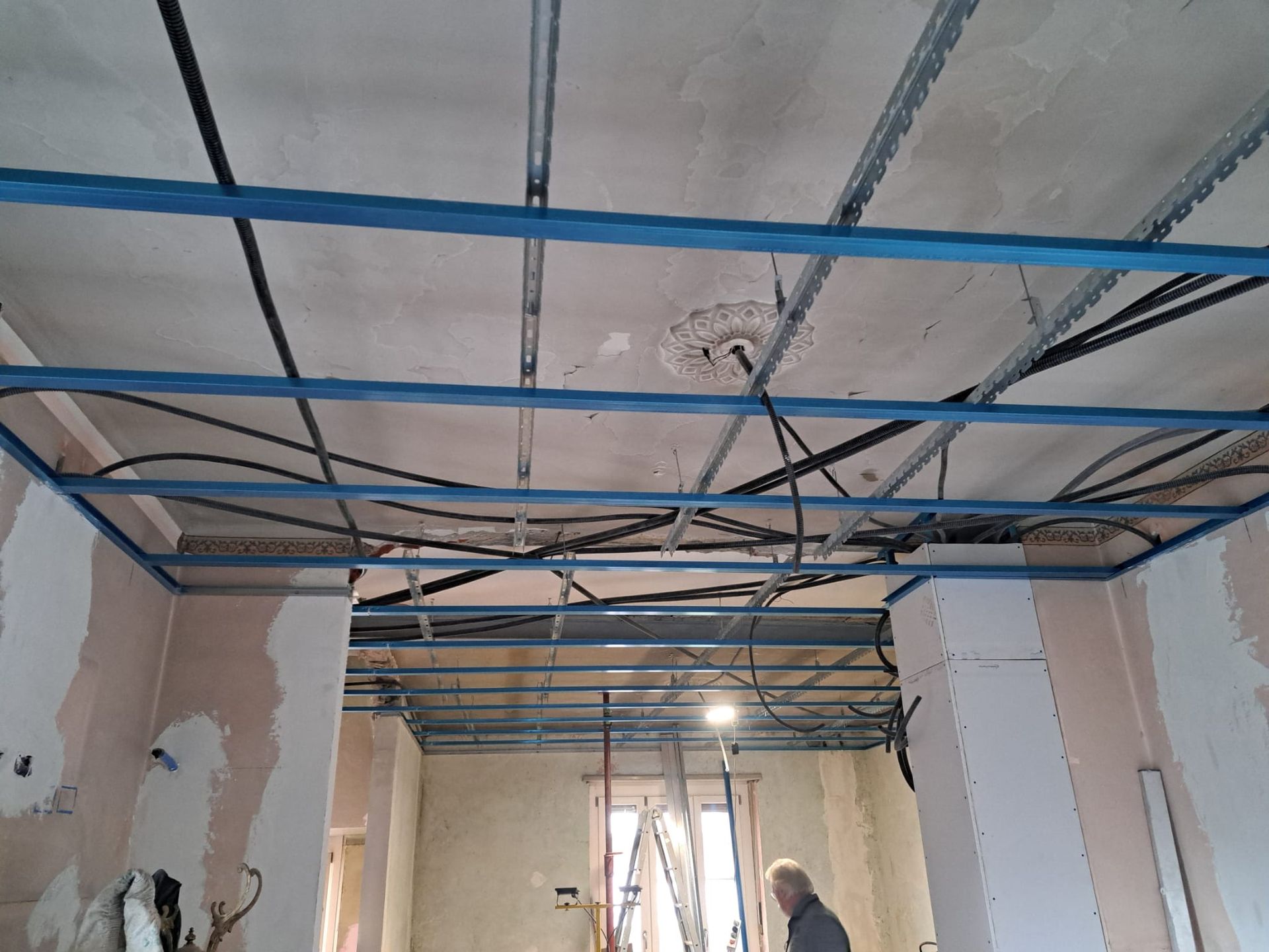 realizzazione controsoffittatura in tutto l'appartamento