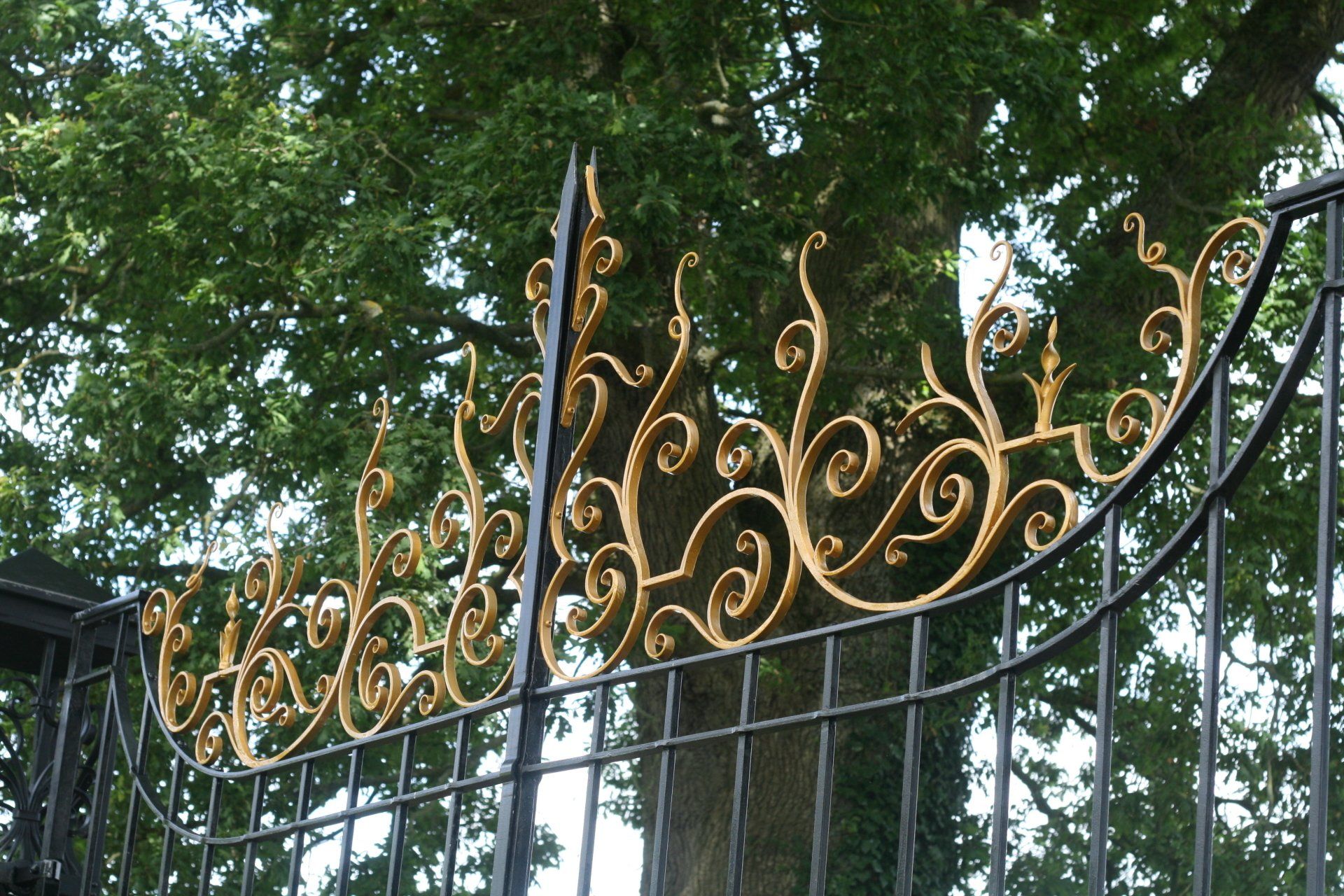 bespoke driveway gates