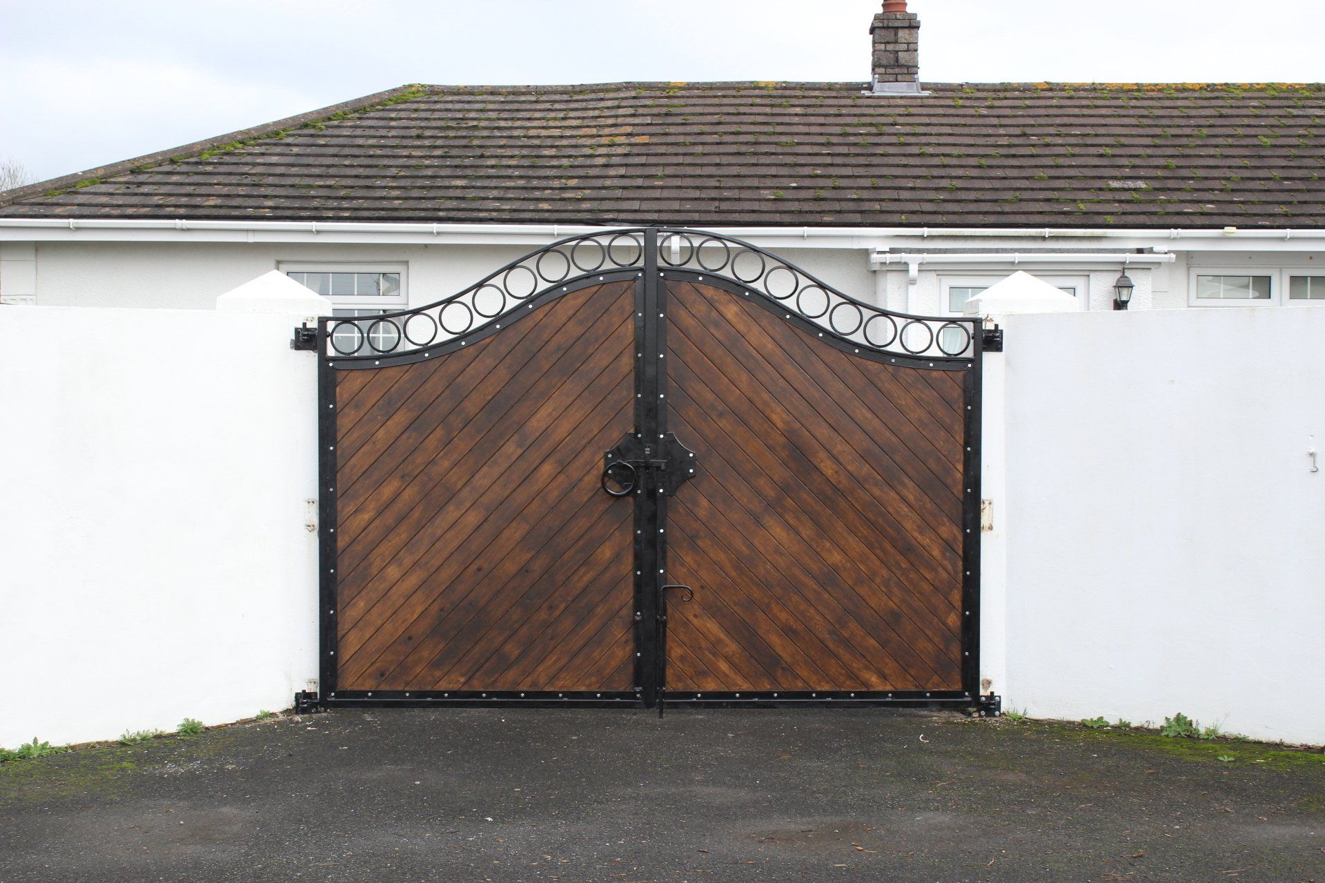 hand made iron gates by award winning blacksmith William Holland