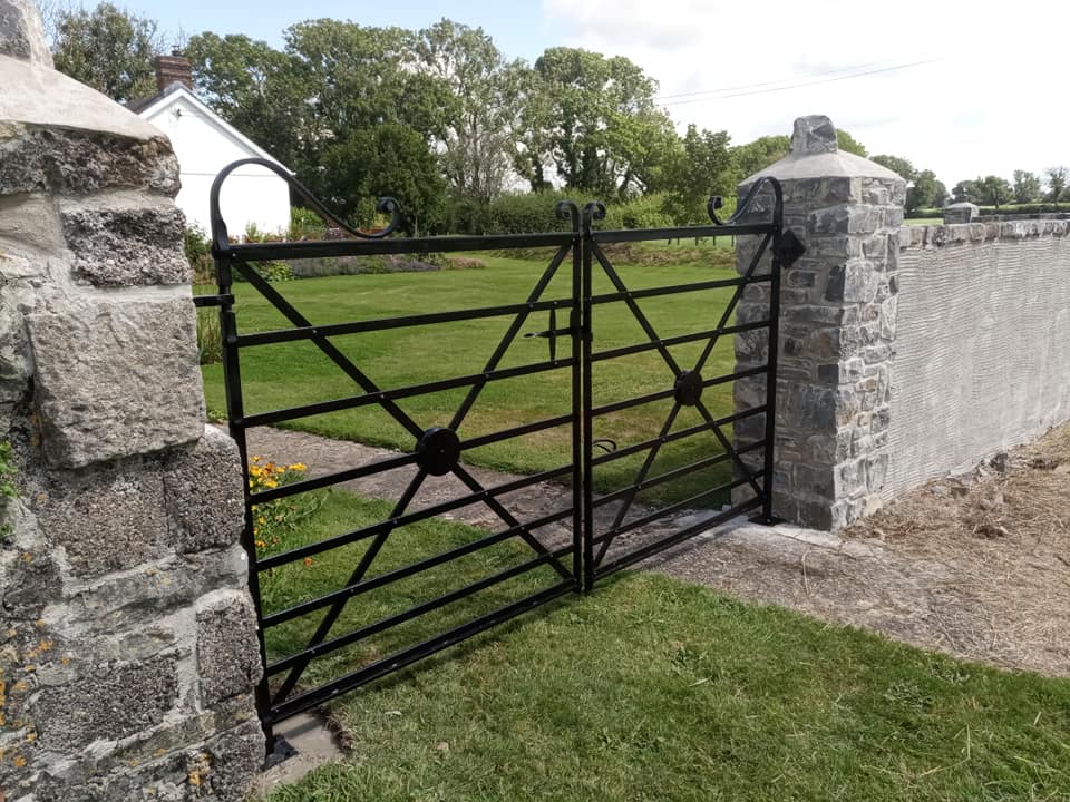 bespoke driveway gates