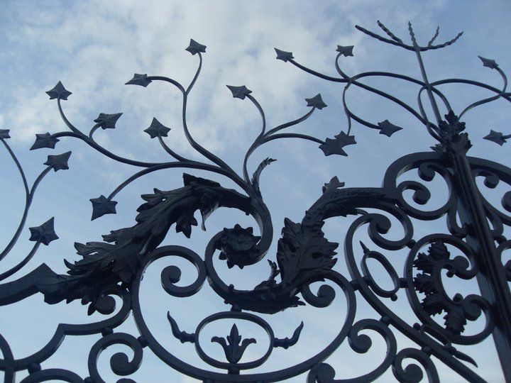 handforged gates llandeilo by award winning blacksmith William Holland