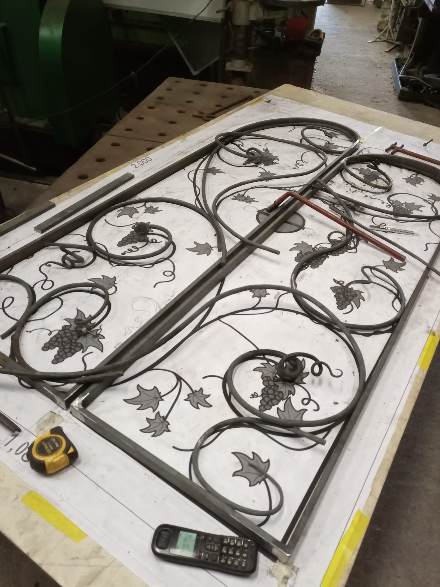 handforged gate llandeilo by award winning blacksmith William Holland