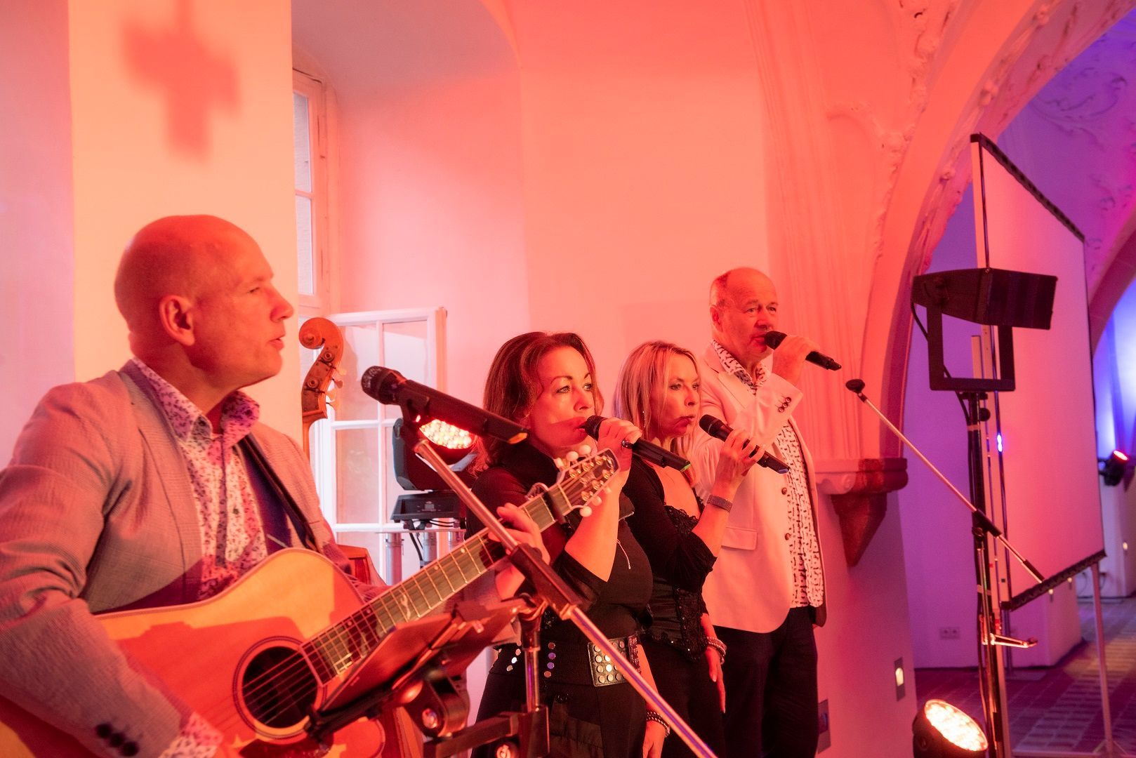 Band spielt beim Social Evening des Theranostics World Congress 2022 in Wiesbaden