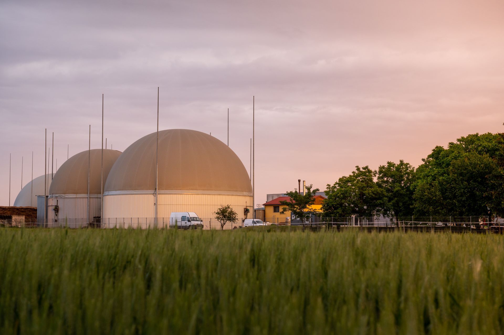 EVM Außenansicht Sonnenuntergang