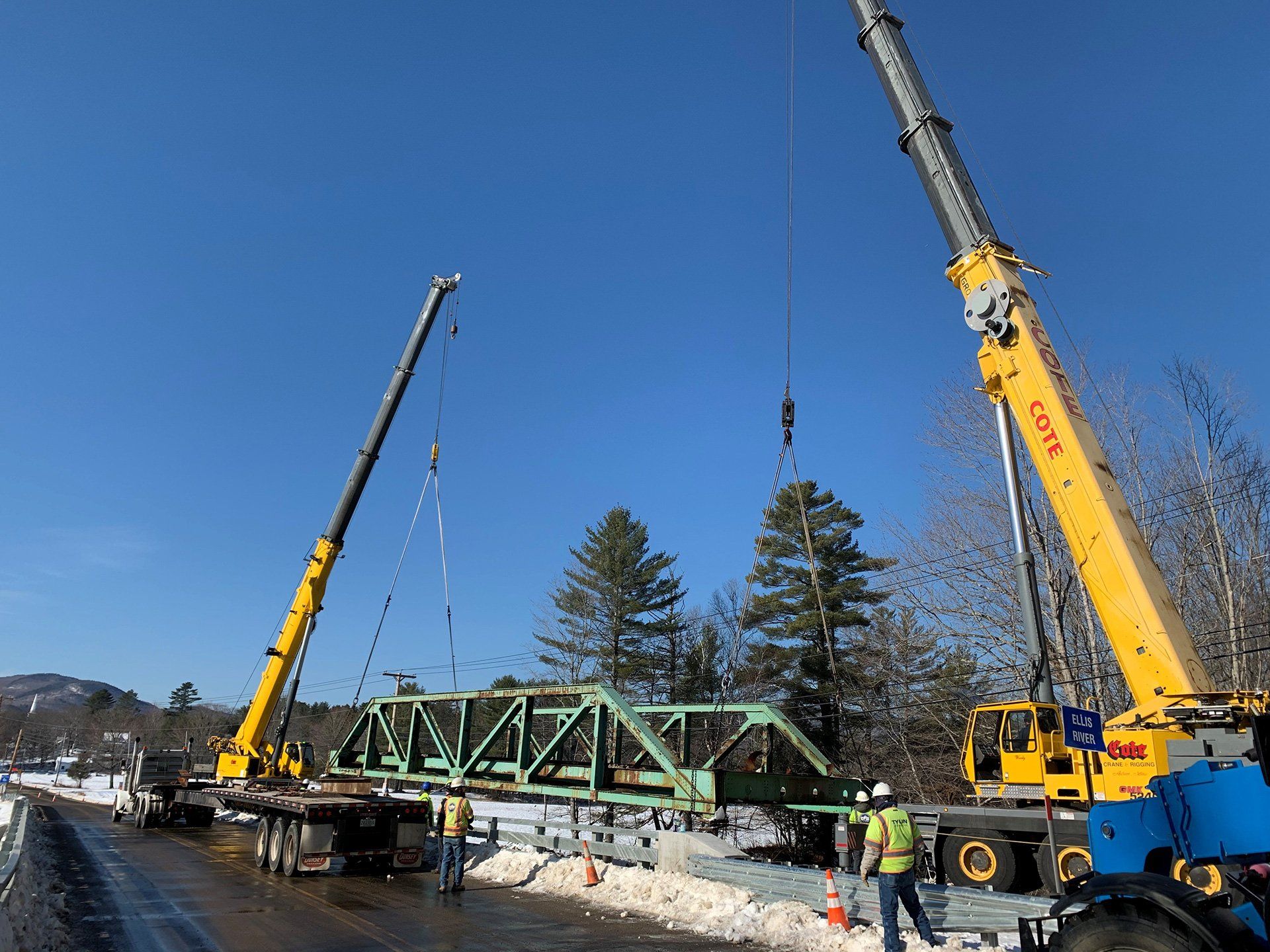Crane Service Specialists Working on Ellis Bridge