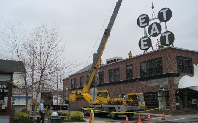 40T Crane Setting “Eat” Sign At Farnsworth Museum in Rockland, ME