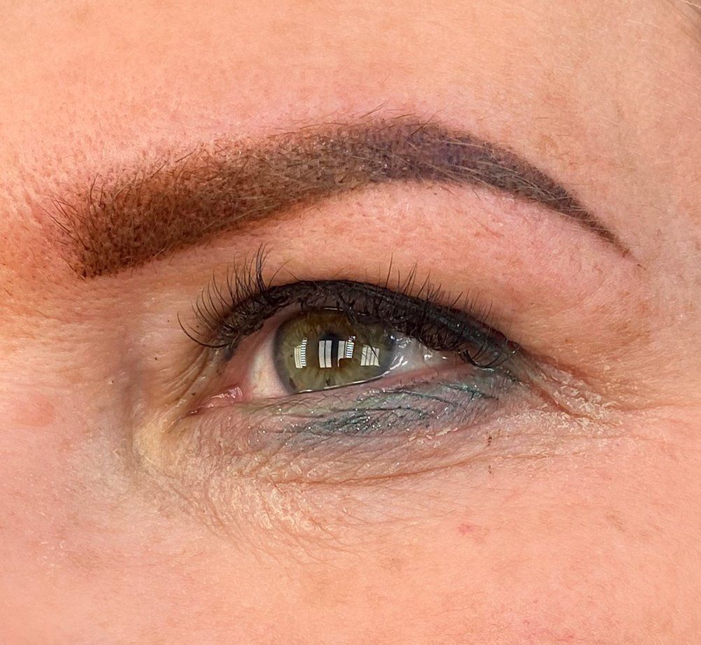 Touch-up powderbrows after 6 weeks