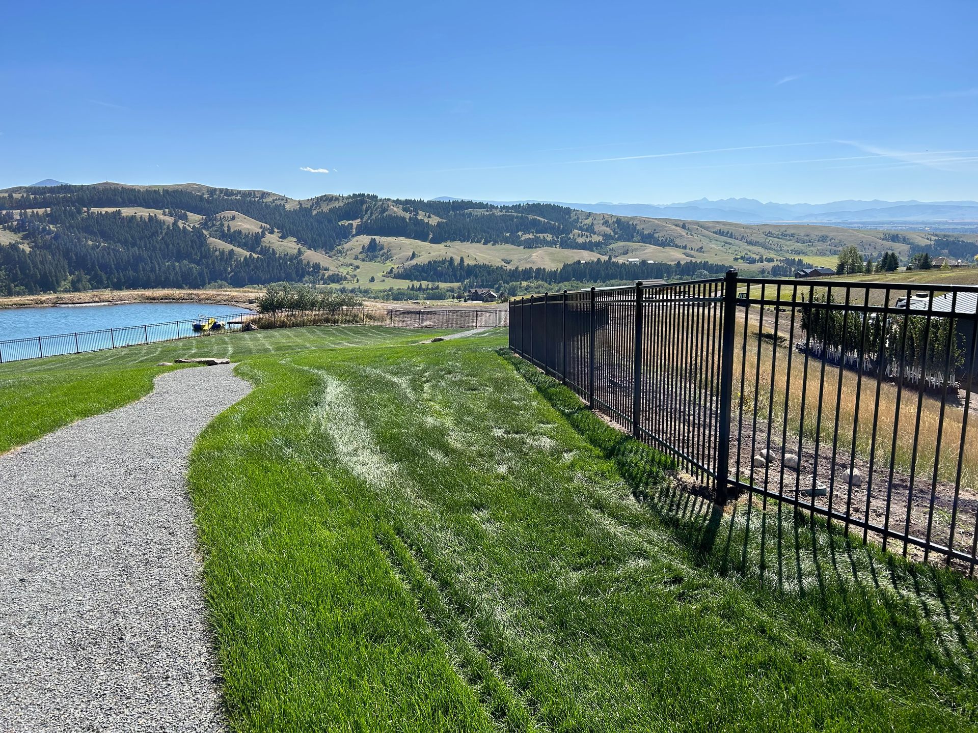 Vinyl Fencing: The Smart Choice for Idaho Homeowners thumbnail