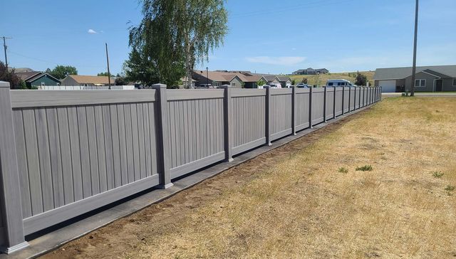 Essential Care Guide for Idaho Homeowners with Wood Fences thumbnail