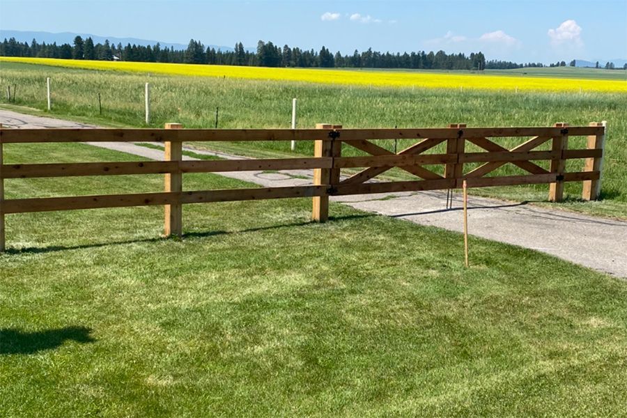 How to Maintain Your Continuous Panel Fence: Top 5 Tips thumbnail