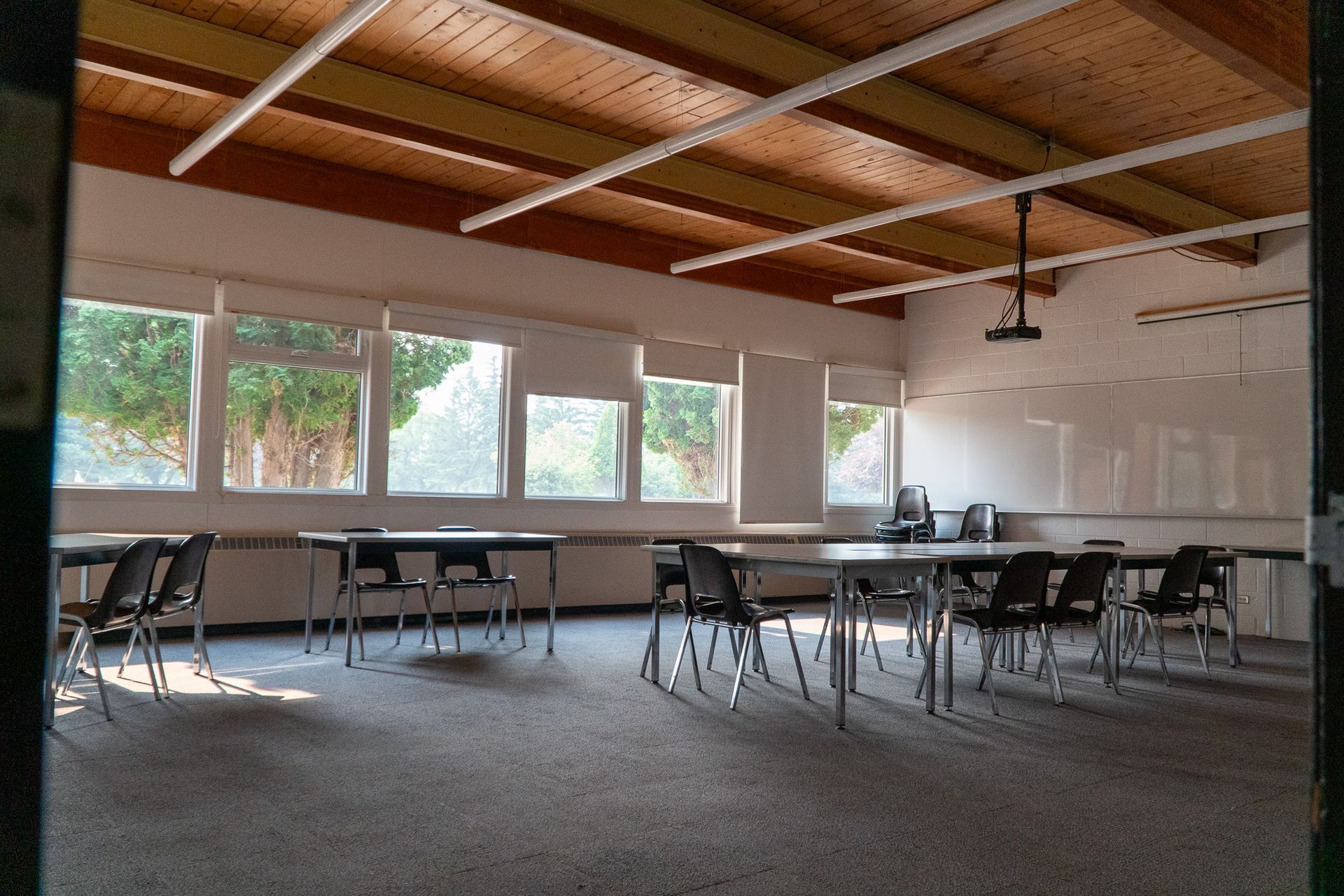 Heritage Common Pine room working space