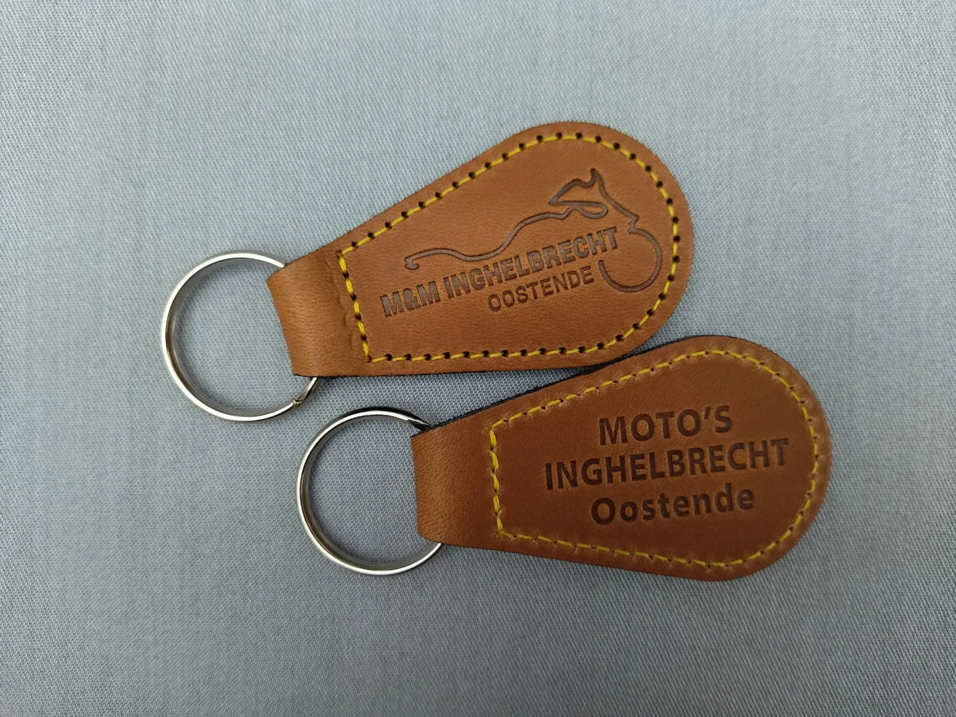 sleutelhanger in het leer