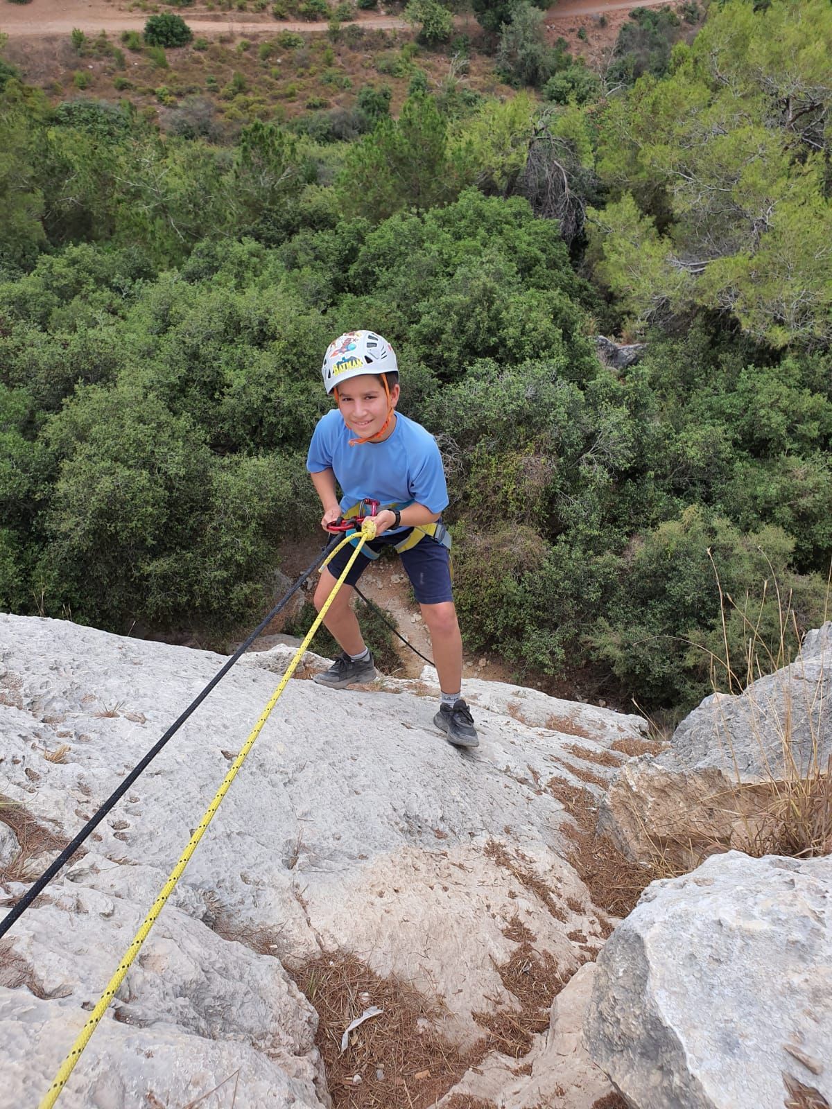 בחורה גולשת סנפלינג