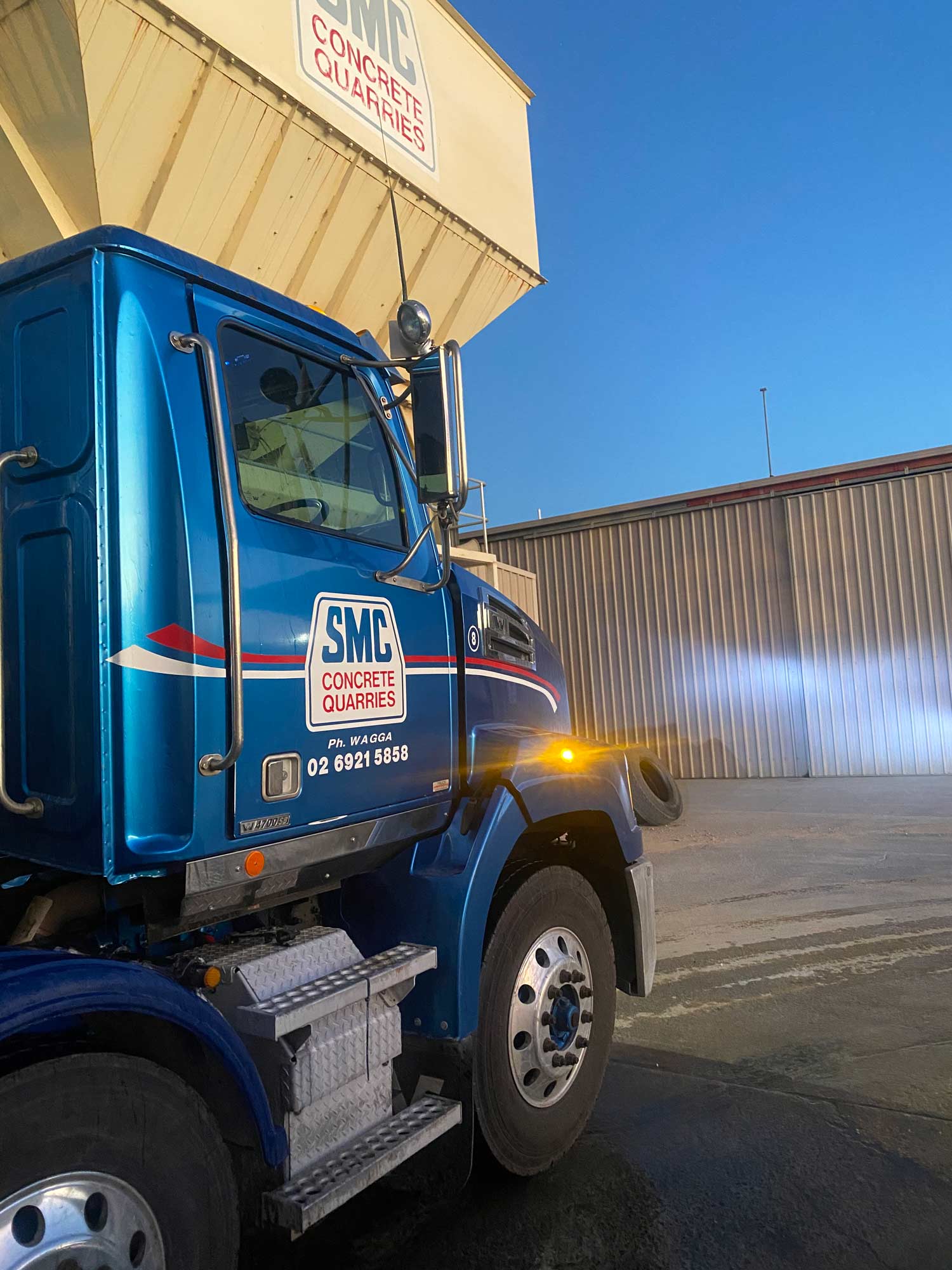 Blue truck front side view | Wagga Wagga, NSW | Supermix Concrete & Quarries