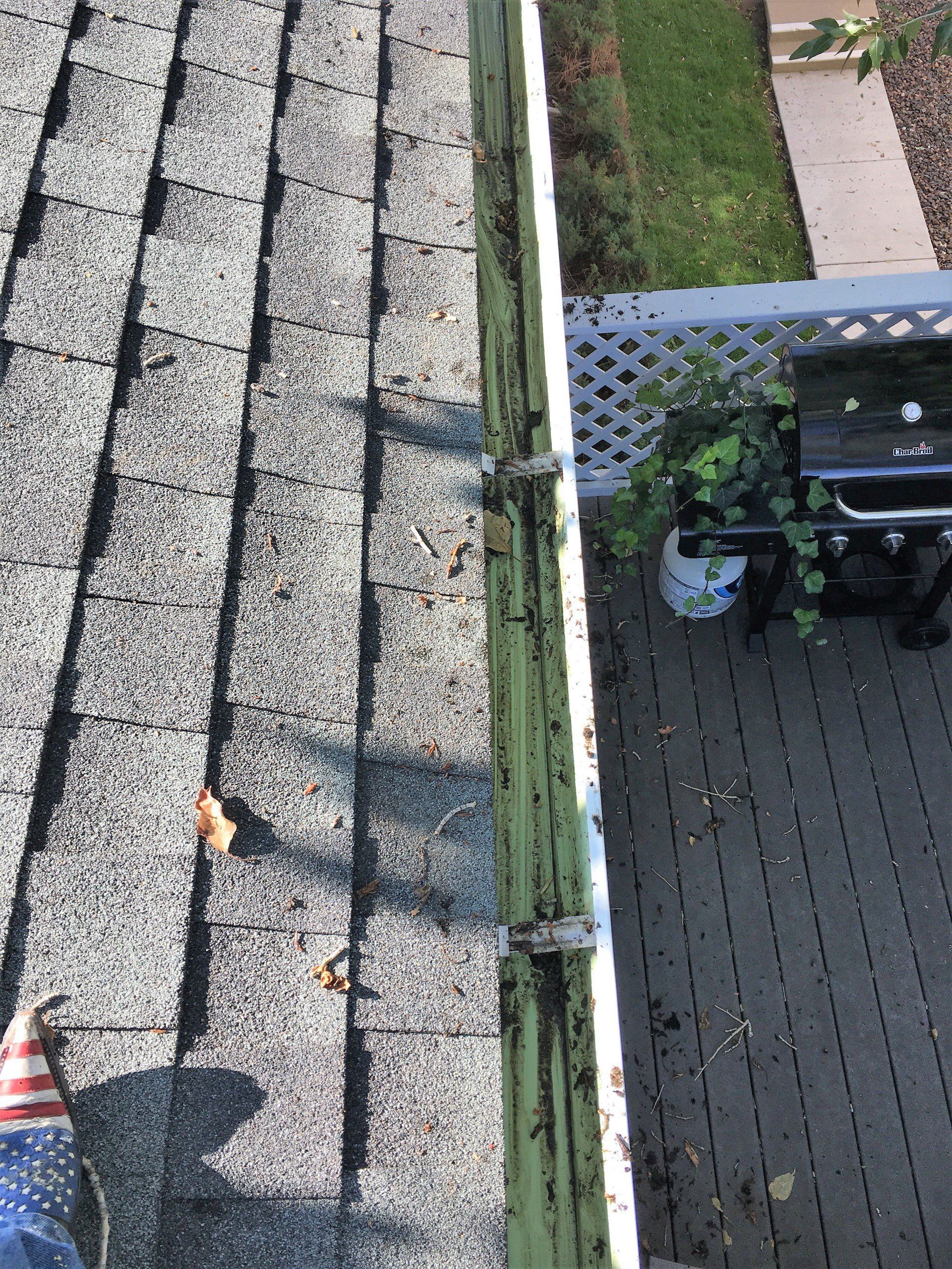 Cluttered gutters - after.