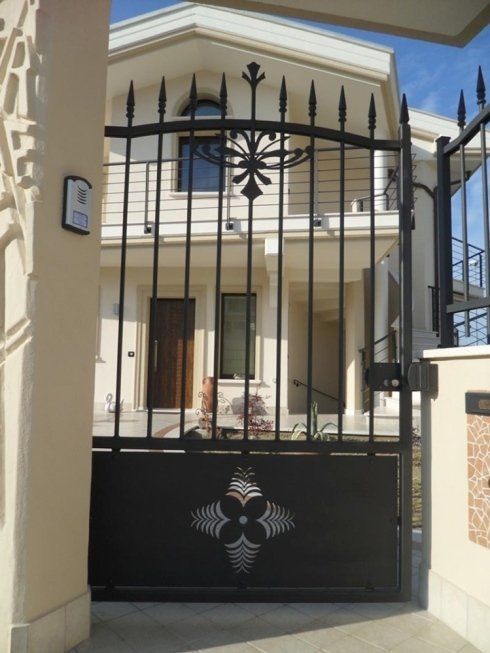 Cancello in ferro nero