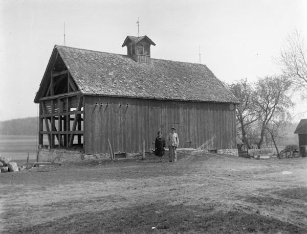 antique barn turned into a luxury home 