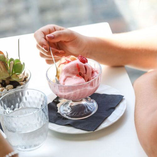 Coppa di gelato alla fragola