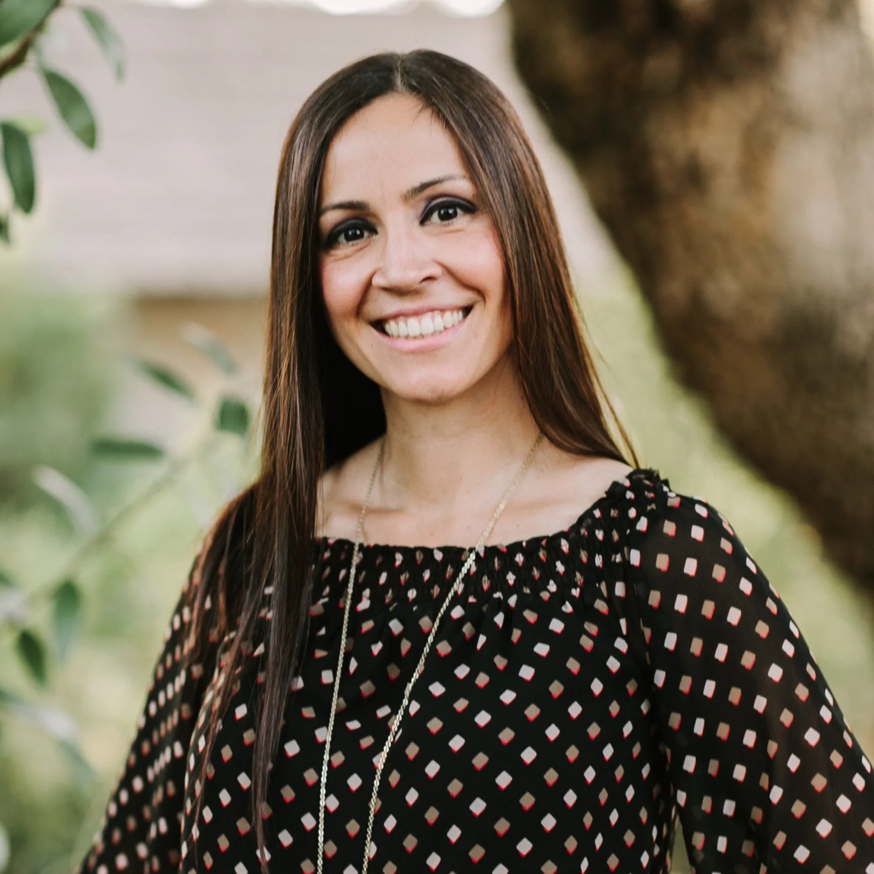 Head Shot of Tina Neubauer