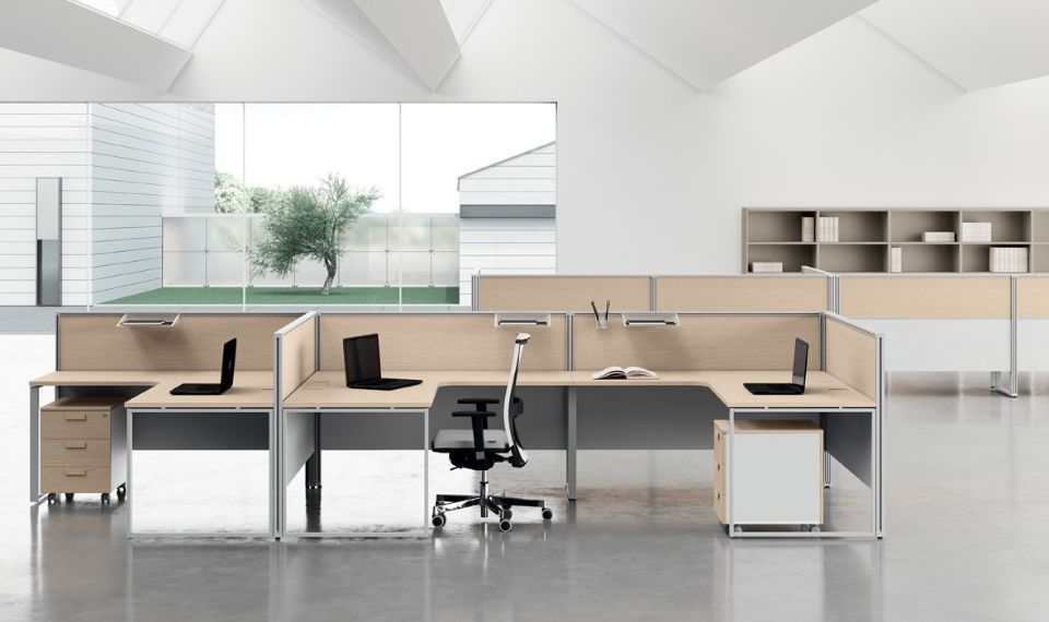 realizzazione scrivanie per uffici Pescara