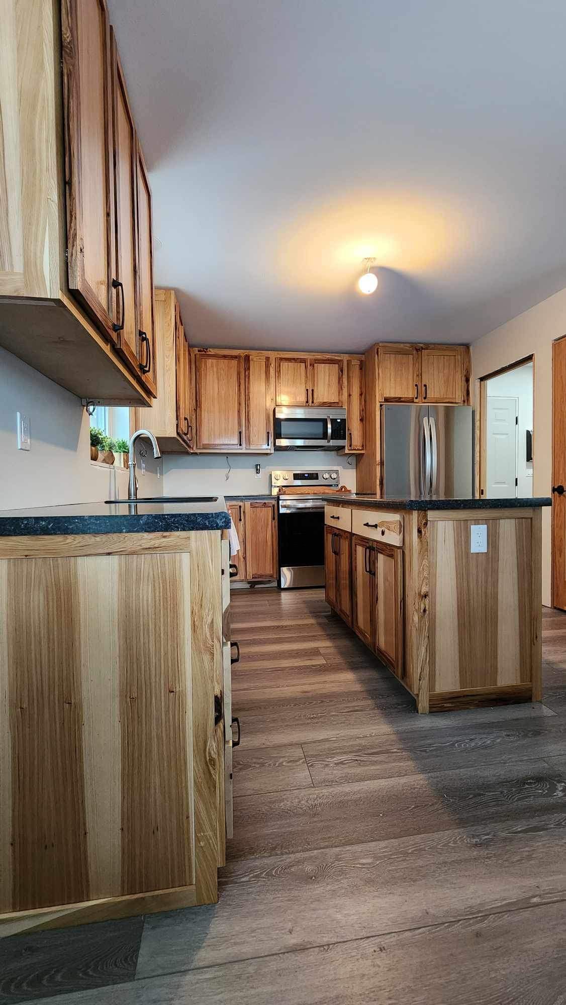Hickory Kitchen Cabinets
Husky TImber Woodworking